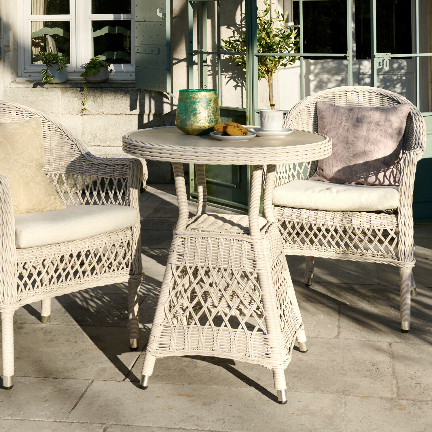Table Solavine Ensemble de mobilier de jardin en rotin blanc avec coussins et table pour terrasse ou balcon