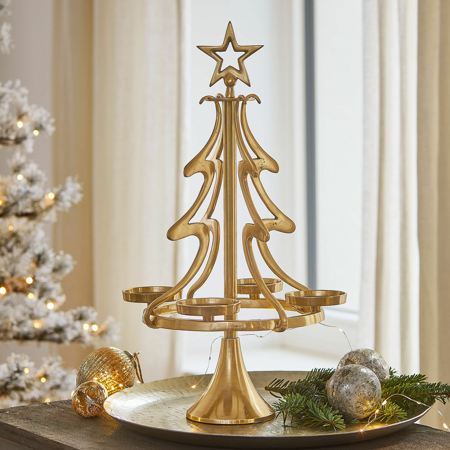 Bougeoir de l'Avent Gaetana Bougeoir en métal doré en forme de sapin avec étoile, décoration de table de Noël élégante