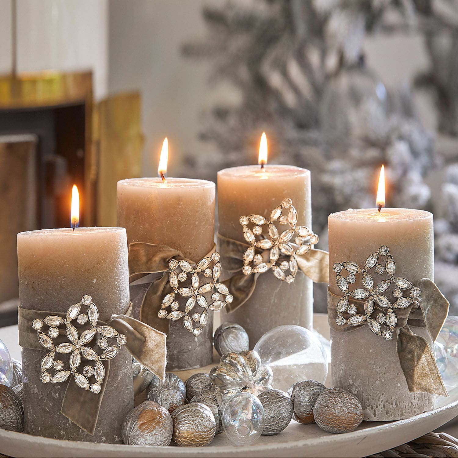 Lot de 4 pin’s décoratifs Custer