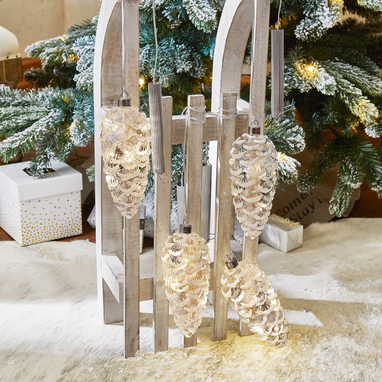 Lot de 4 décorations de Noël Brodie