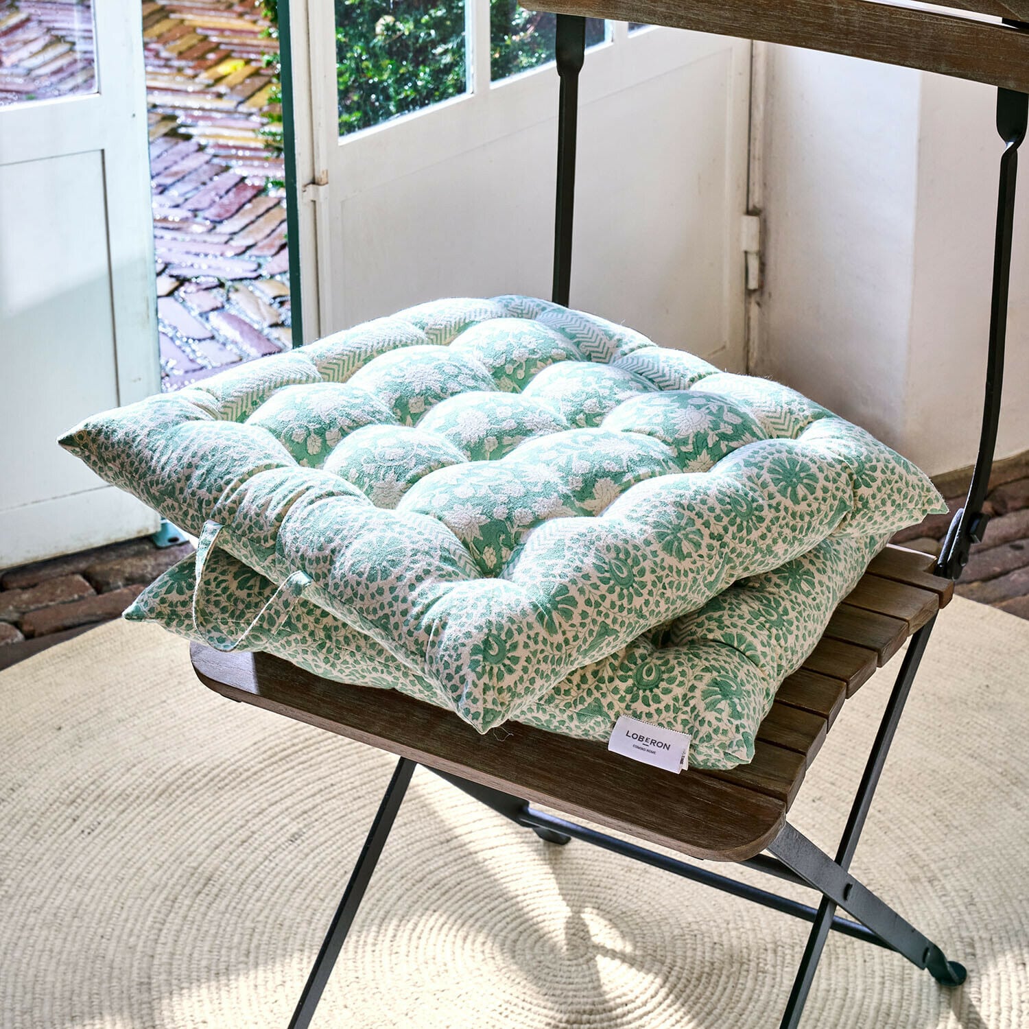 Lot de 2 coussins d’assise Fleuronnes Coussin de chaise en coton vert et blanc à motifs, confortable pour usage intérieur et extérieur