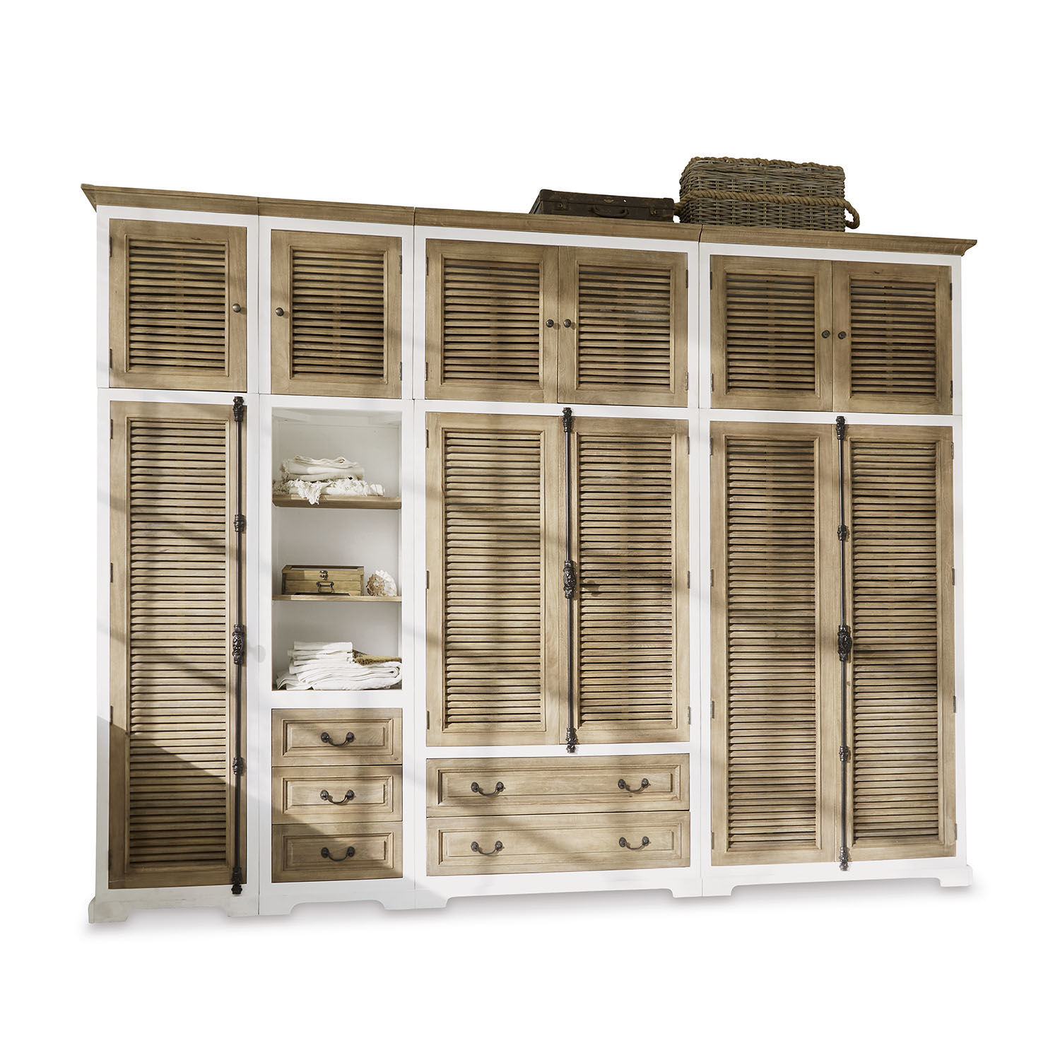 Dressing Daviau Grande armoire en bois naturel et blanc avec portes à persiennes et tiroirs pour rangement pratique