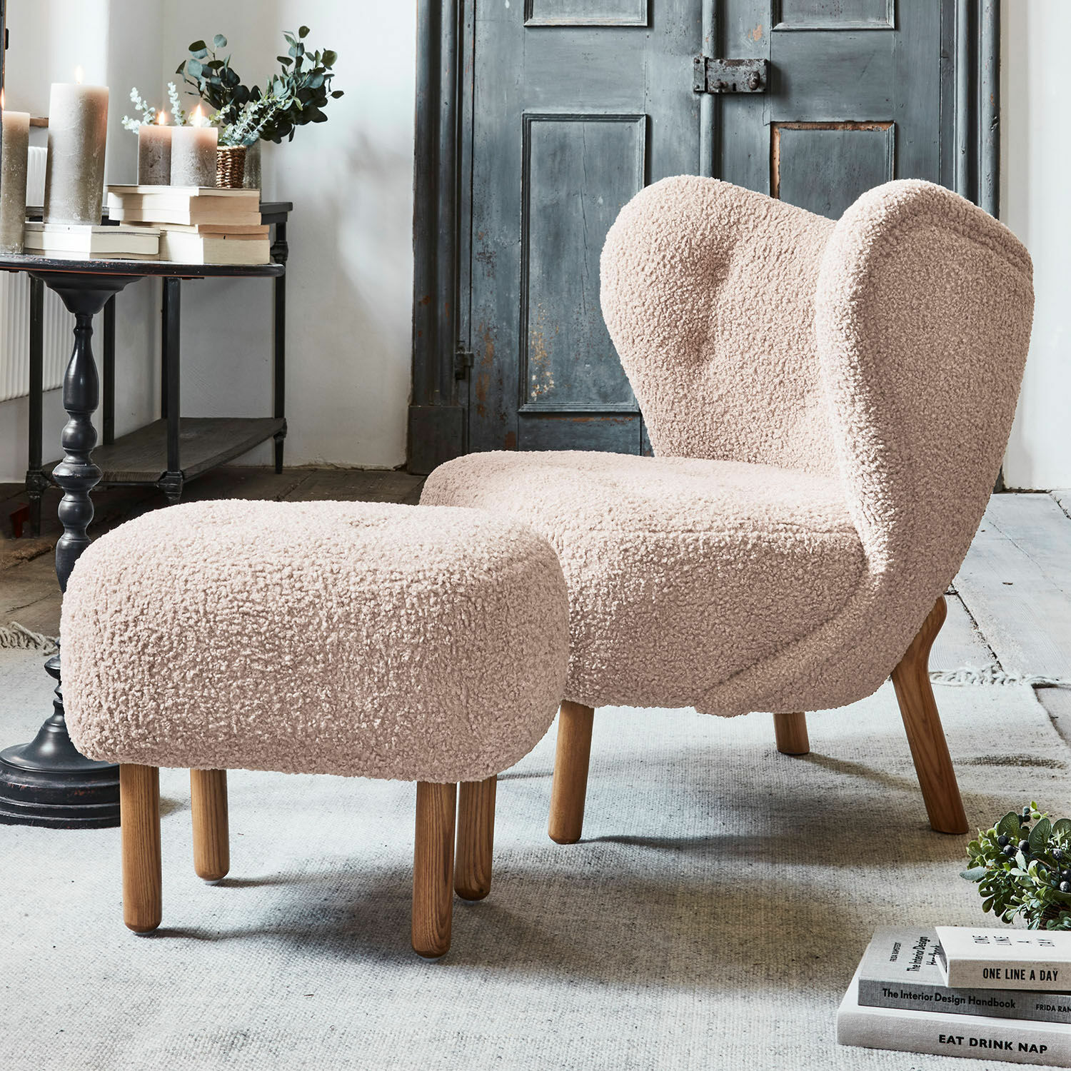 Fauteuil et tabouret Brocard