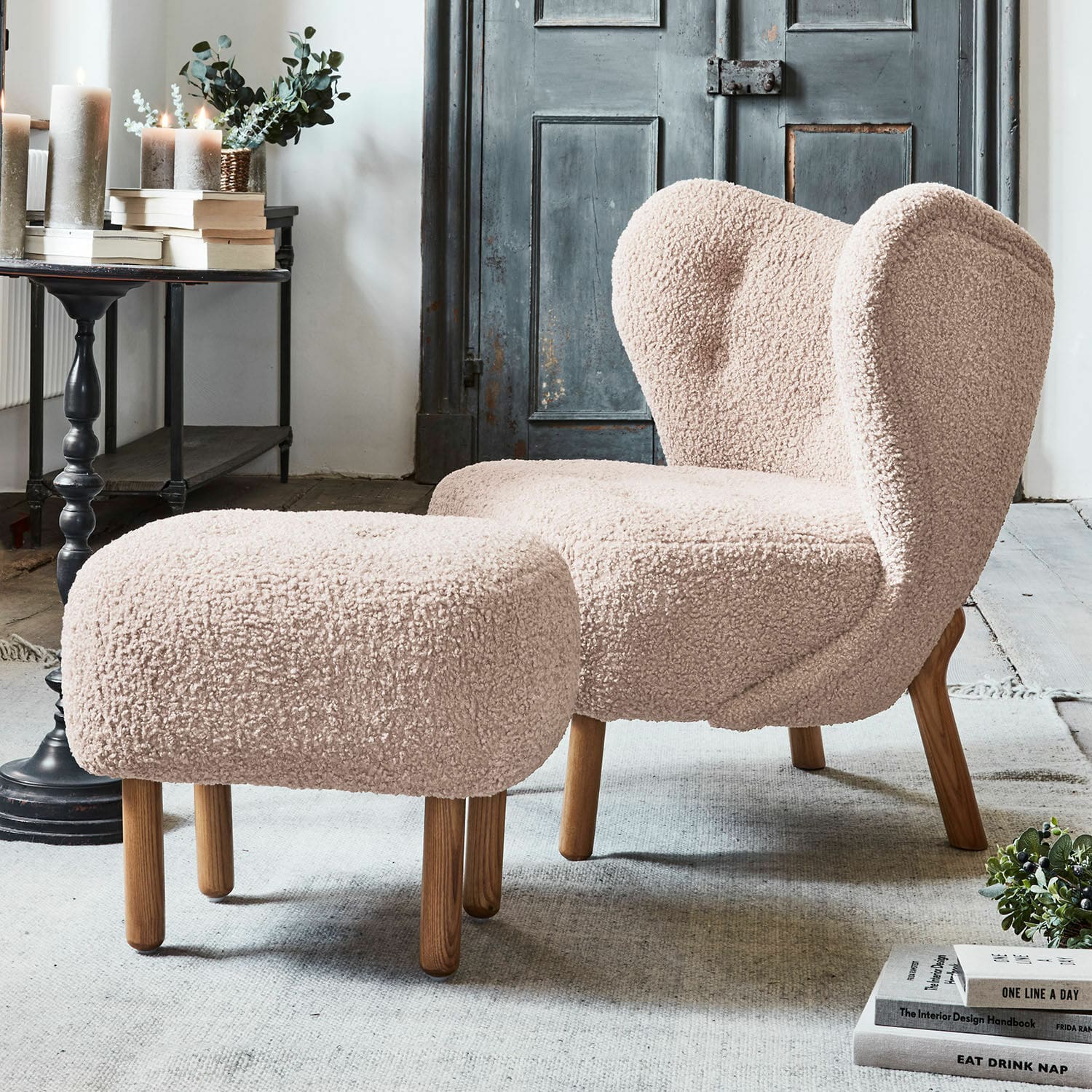 Fauteuil et tabouret Brocard