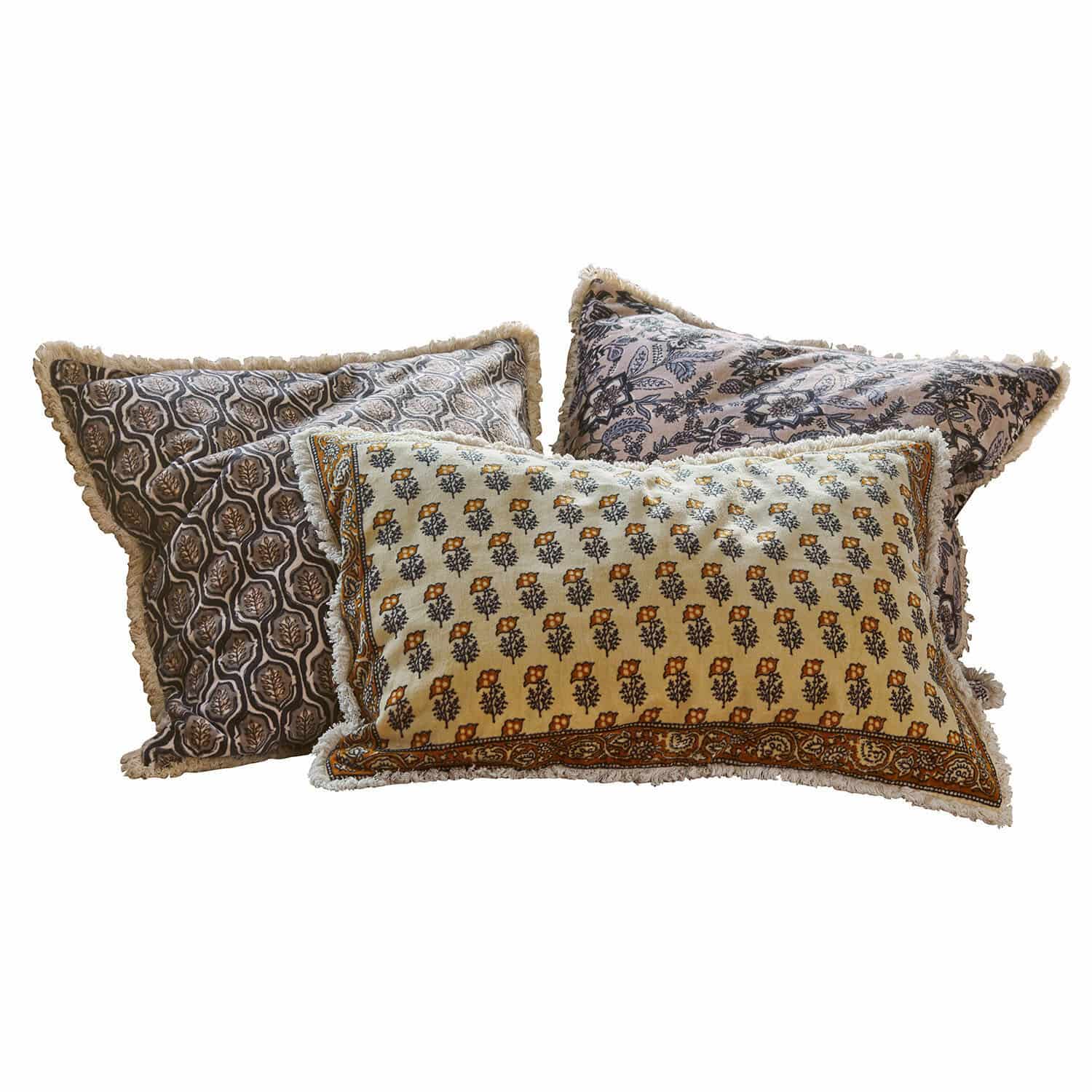 Lot de 3 housses de coussins Zandora Ensemble de trois coussins décoratifs en coton avec motifs floraux et géométriques aux tons naturels