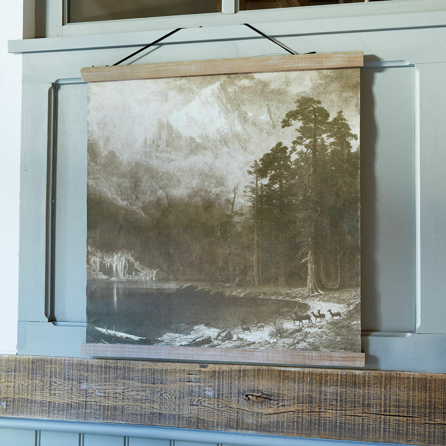 Tableau Belle Horizon Tableau décoratif en toile représentant un paysage montagneux avec forêt dans des tons bruns et beiges