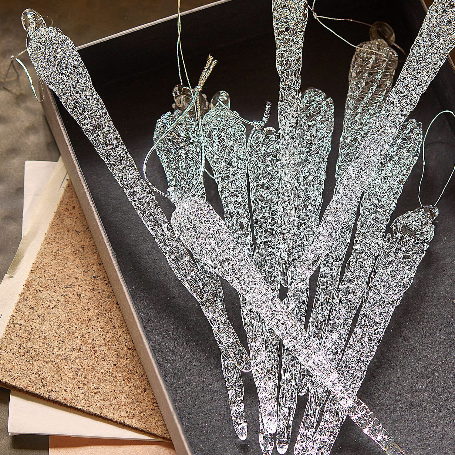 Lot de 12 stalactites en verre Salvique