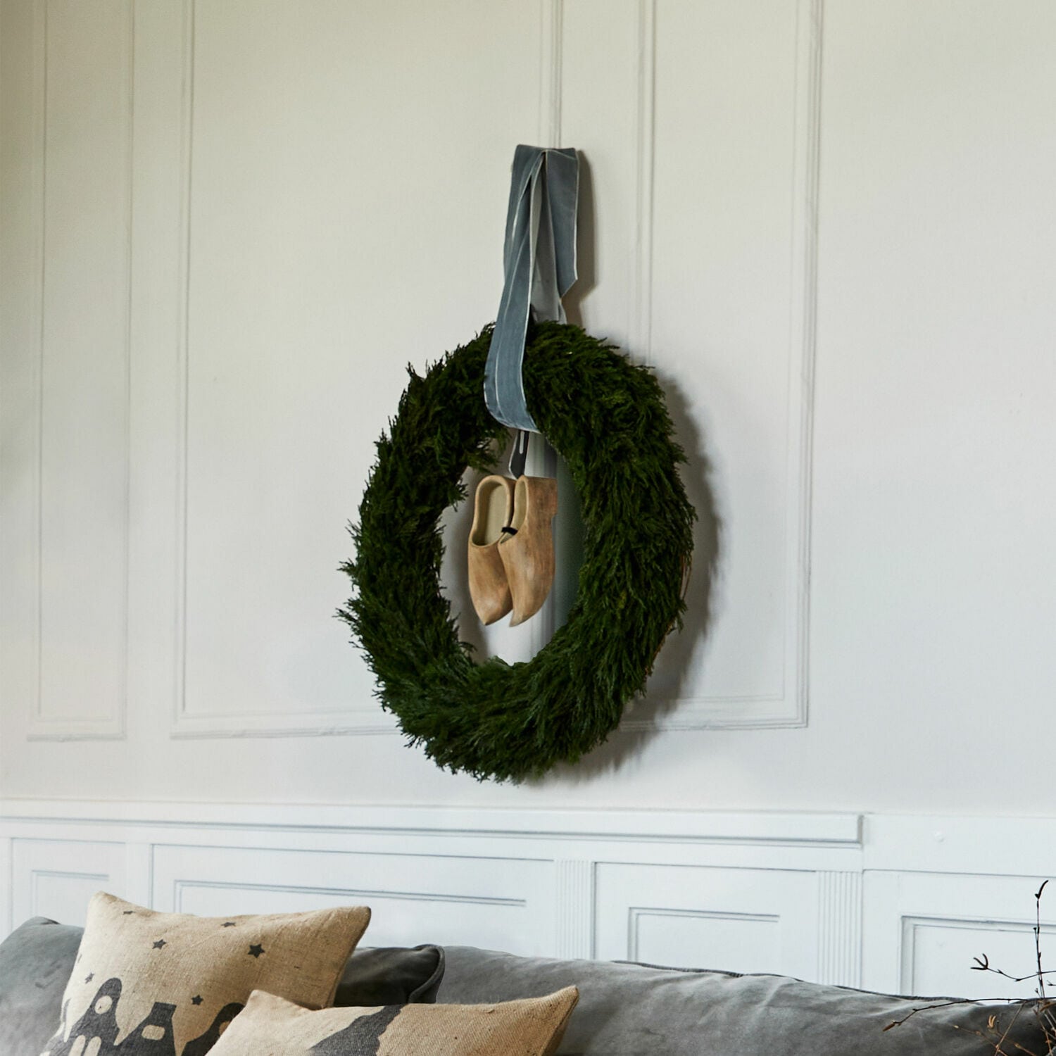 Chaussures en bois décoratives Emnes