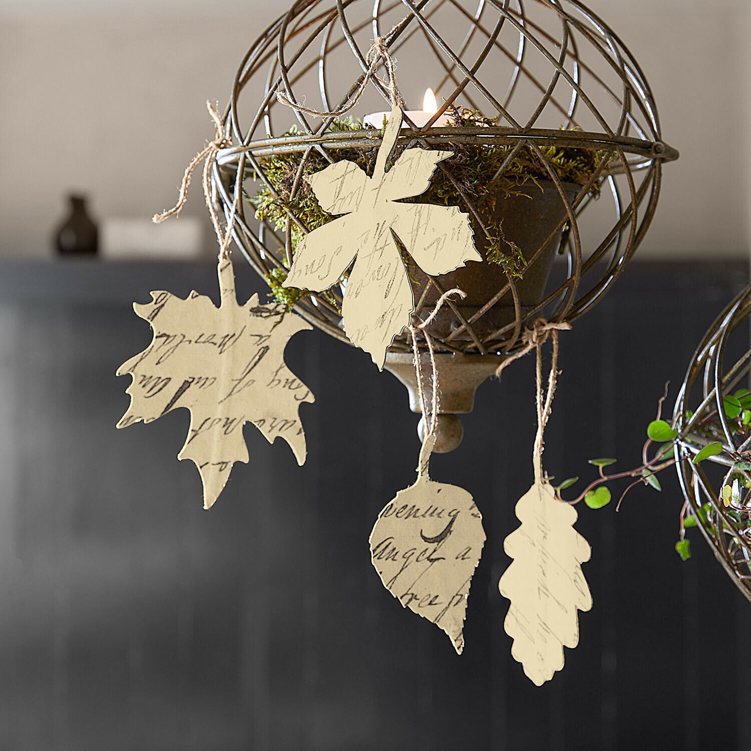 Lot de 4 décorations à suspendre Fleuriene