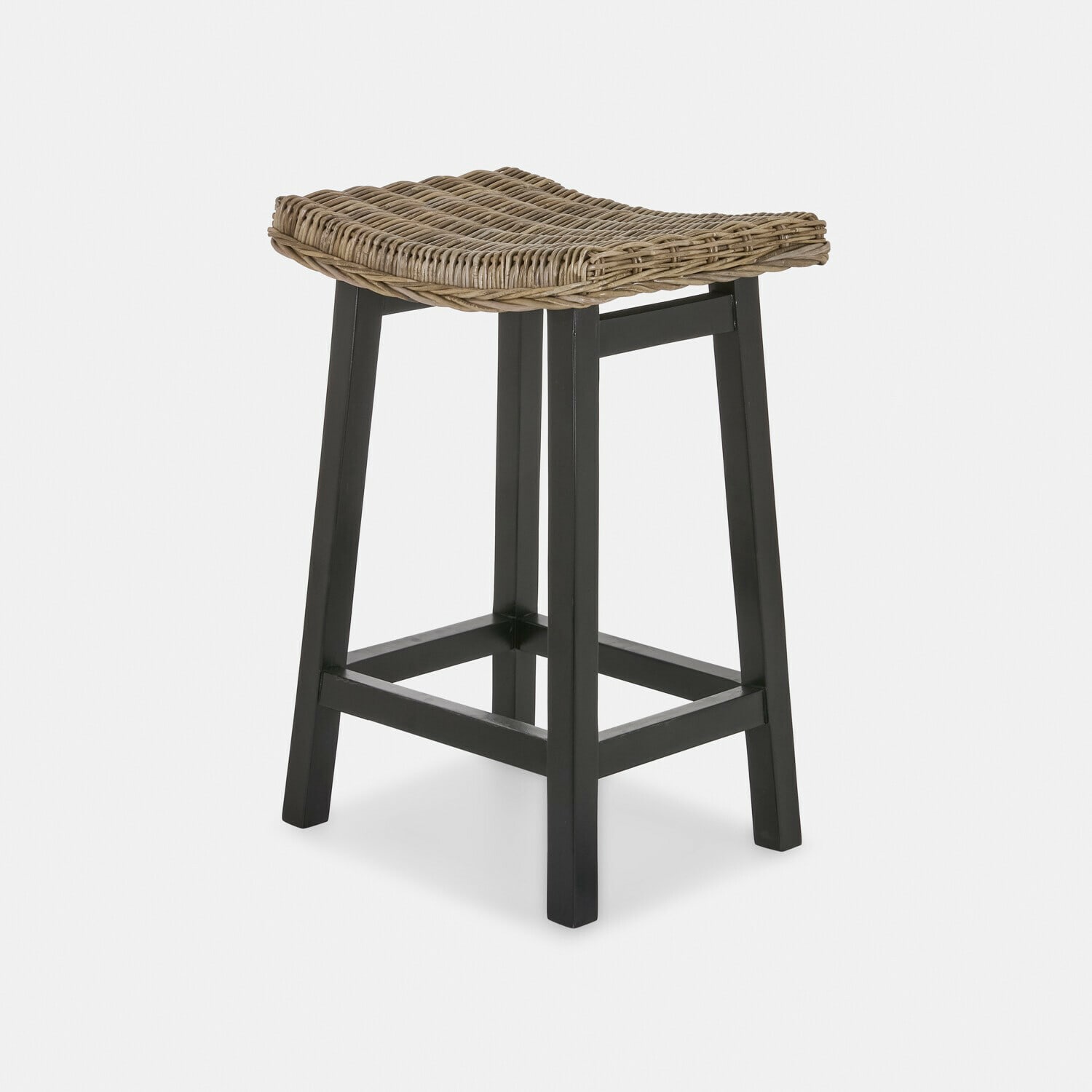 Tabouret Arovian Tabouret de bar avec pieds noirs et assise en rotin tressé marron, meuble de cuisine moderne
