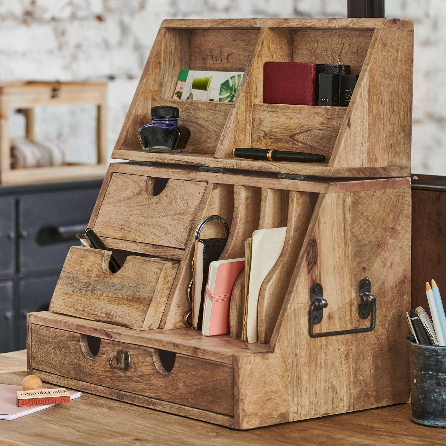Organisateur de bureau en bois avec tiroirs et compartiments pour documents et fournitures de bureau