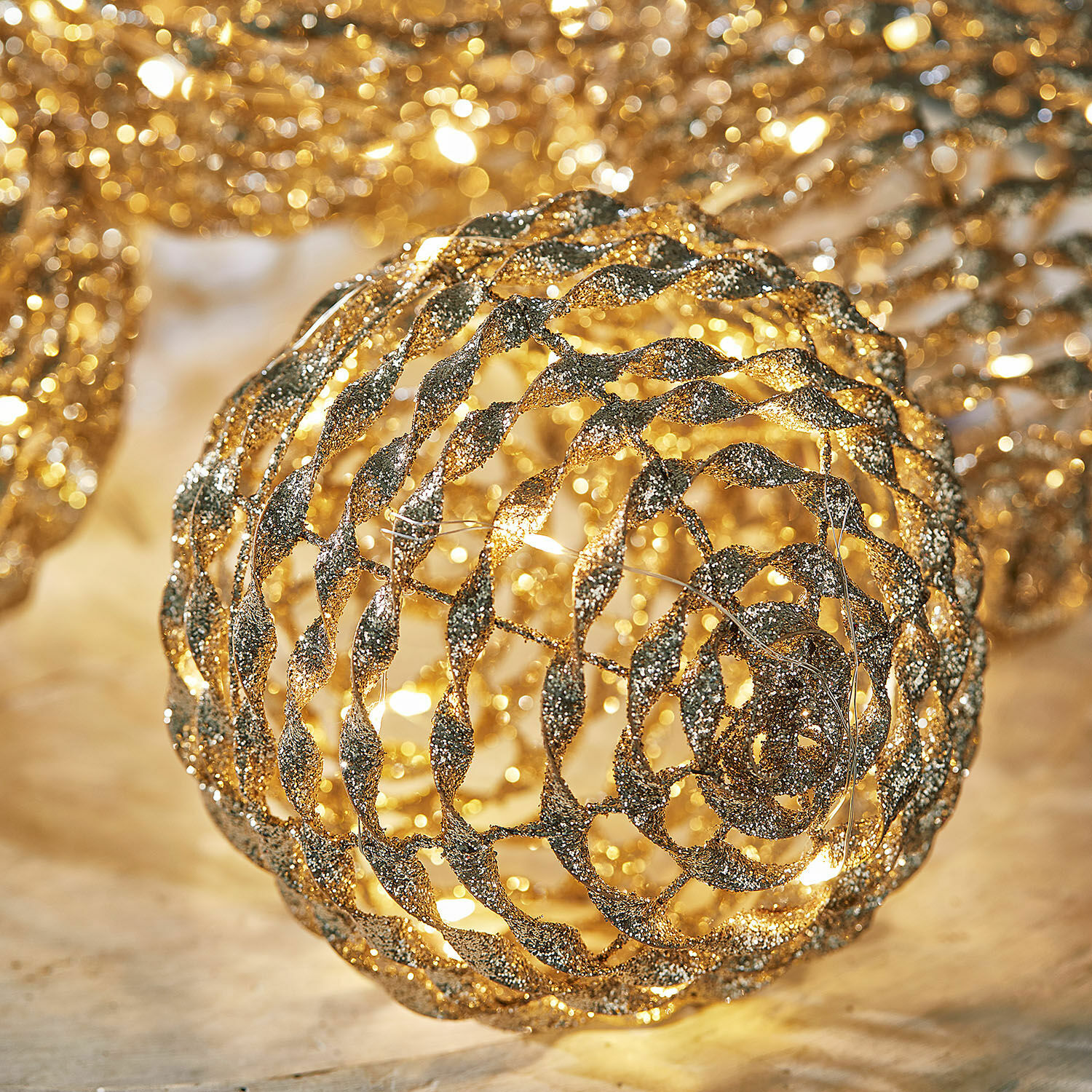 Lot de 6 boules lumineuses à LED Serivane