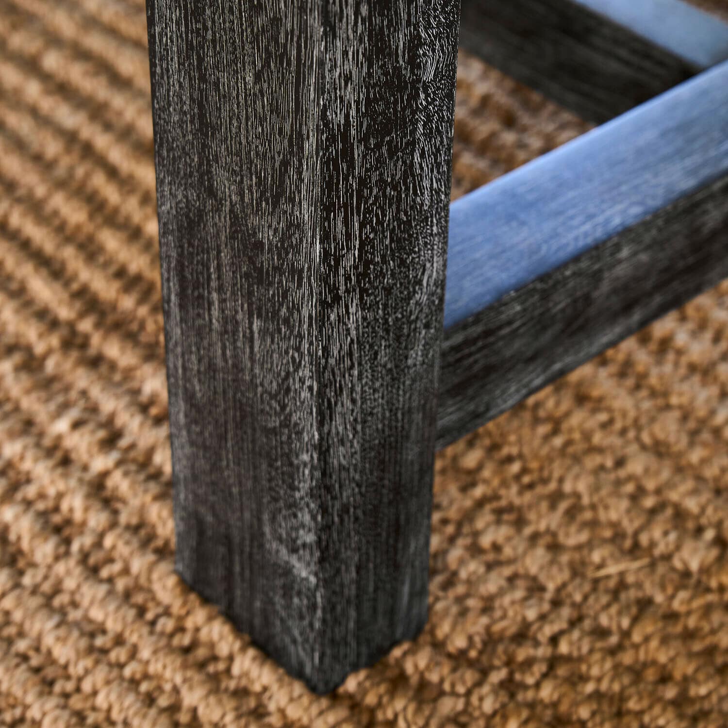 Table Oaklynne