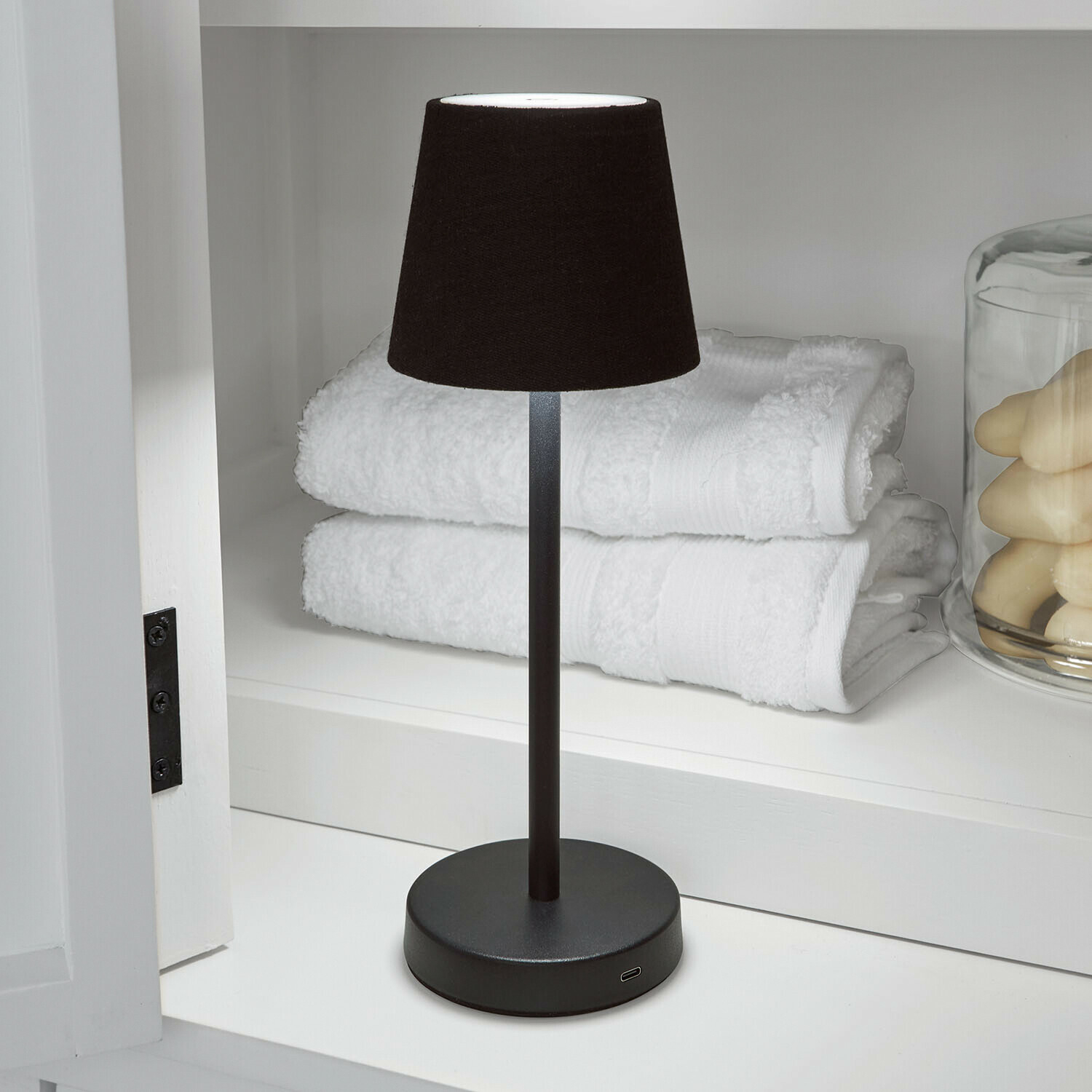 Lampe à poser rechargeable Sylvainie, Abat-jour en pur lin, Pied en métal peint à la main, Rechargeable via USB-C en noir
