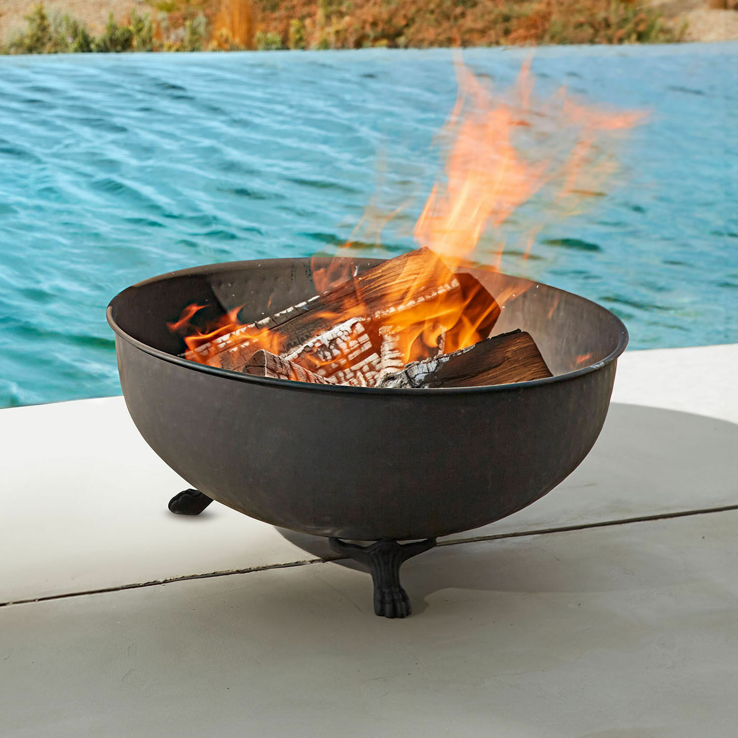 Brasero Ullerton, Métal résistant à la chaleur, Pieds joliment travaillés, Pour la terrasse et le jardin en noir