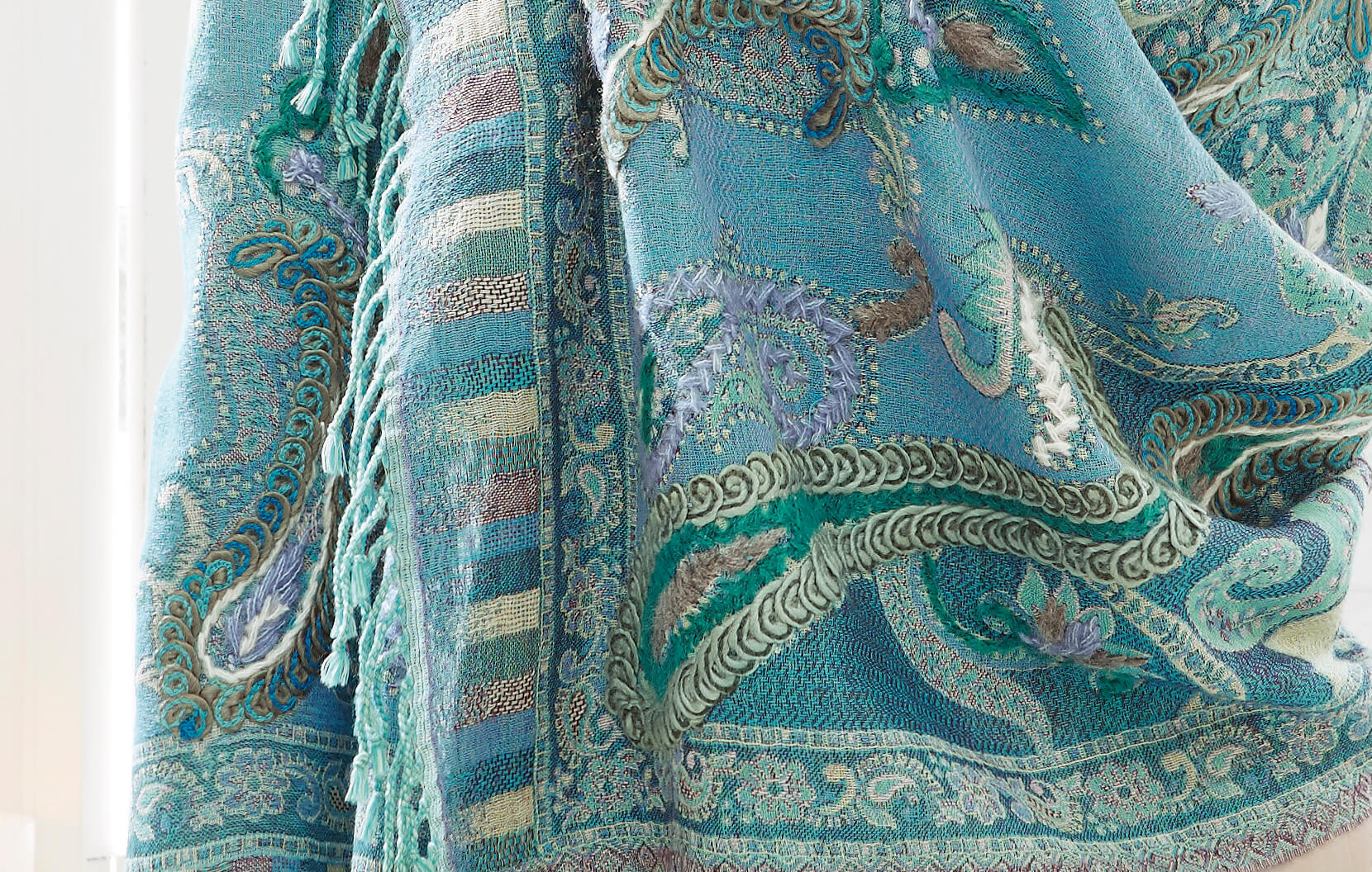 Plaid oriental turquoise à motifs avec franges, tissu doux, accessoire textile décoratif pour intérieur