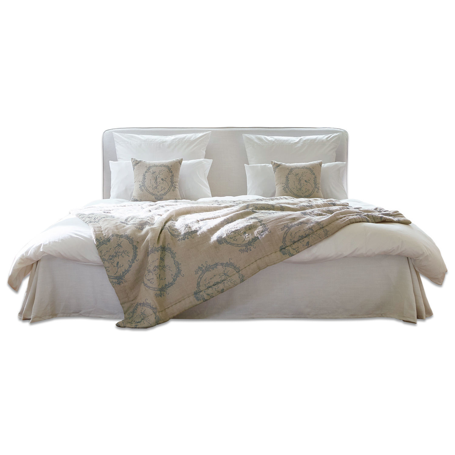 Lit Aubrianne Lit avec tête de lit rembourrée gris clair et couverture beige à motif, linge de lit blanc