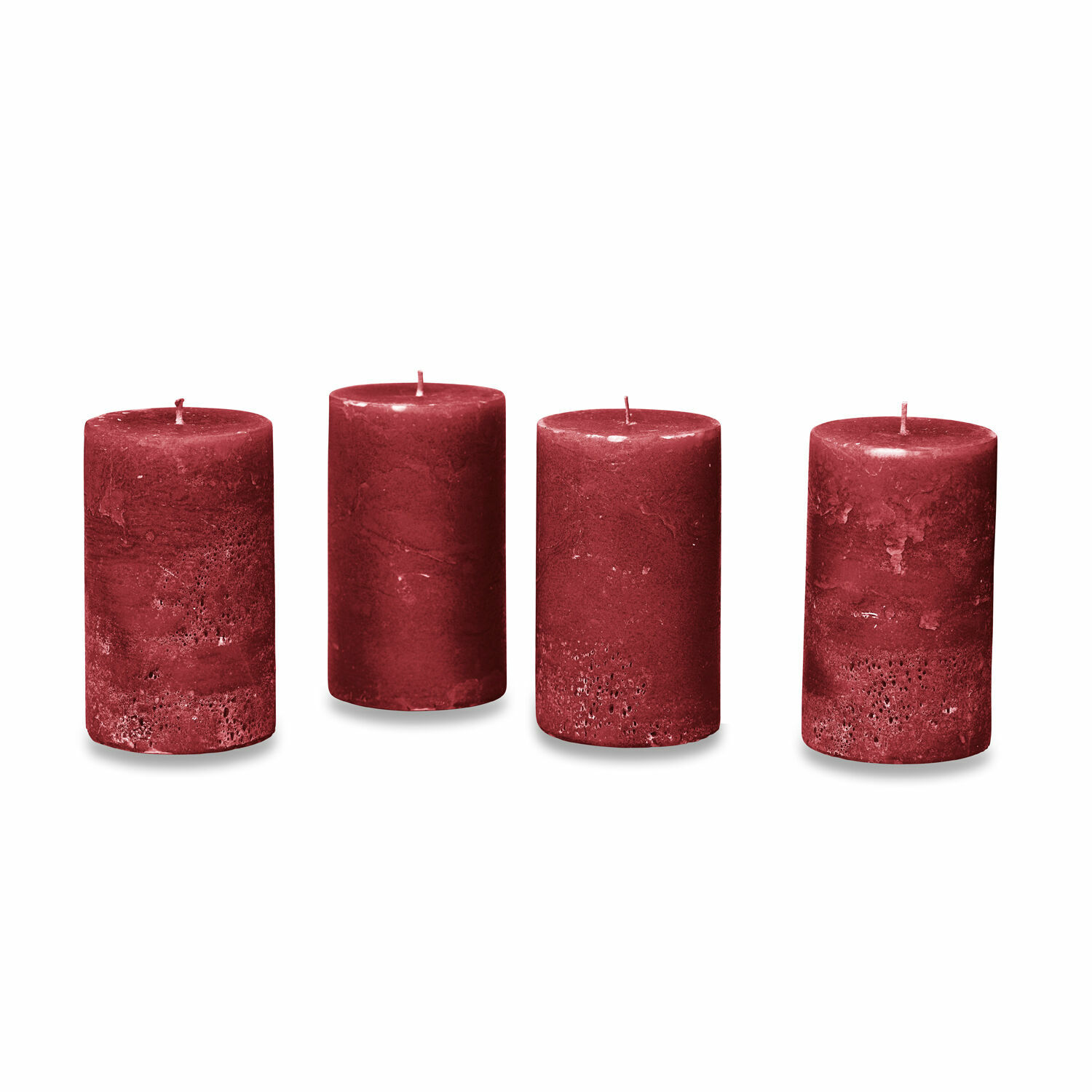 Lot de 4 bougies Braga Ensemble de quatre bougies rouges en cire avec texture rustique pour décoration intérieure