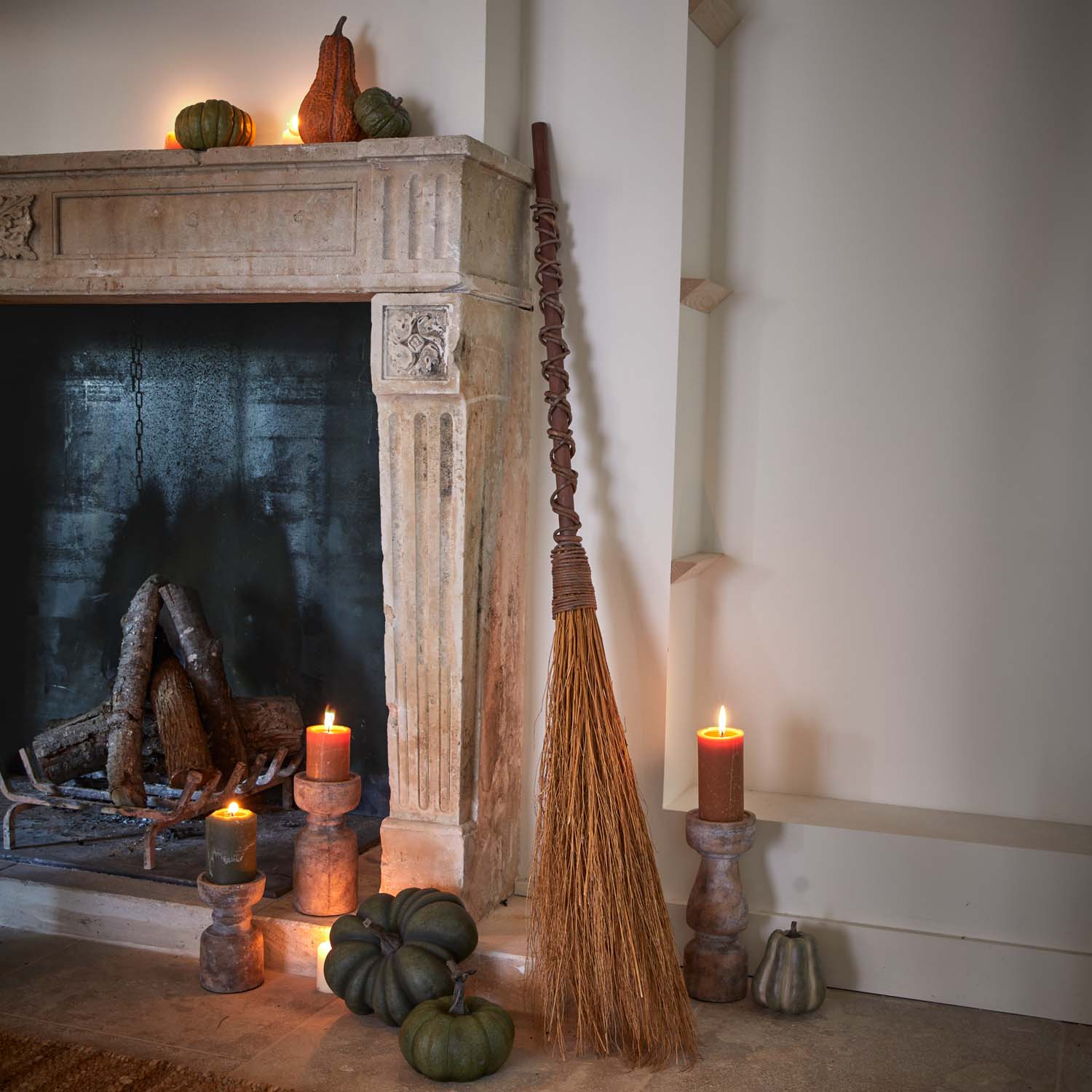 Cheminée d'Halloween : citrouilles, bougies et chair de poule ! Cheminée d'Halloween : citrouilles, bougies et chair de poule !