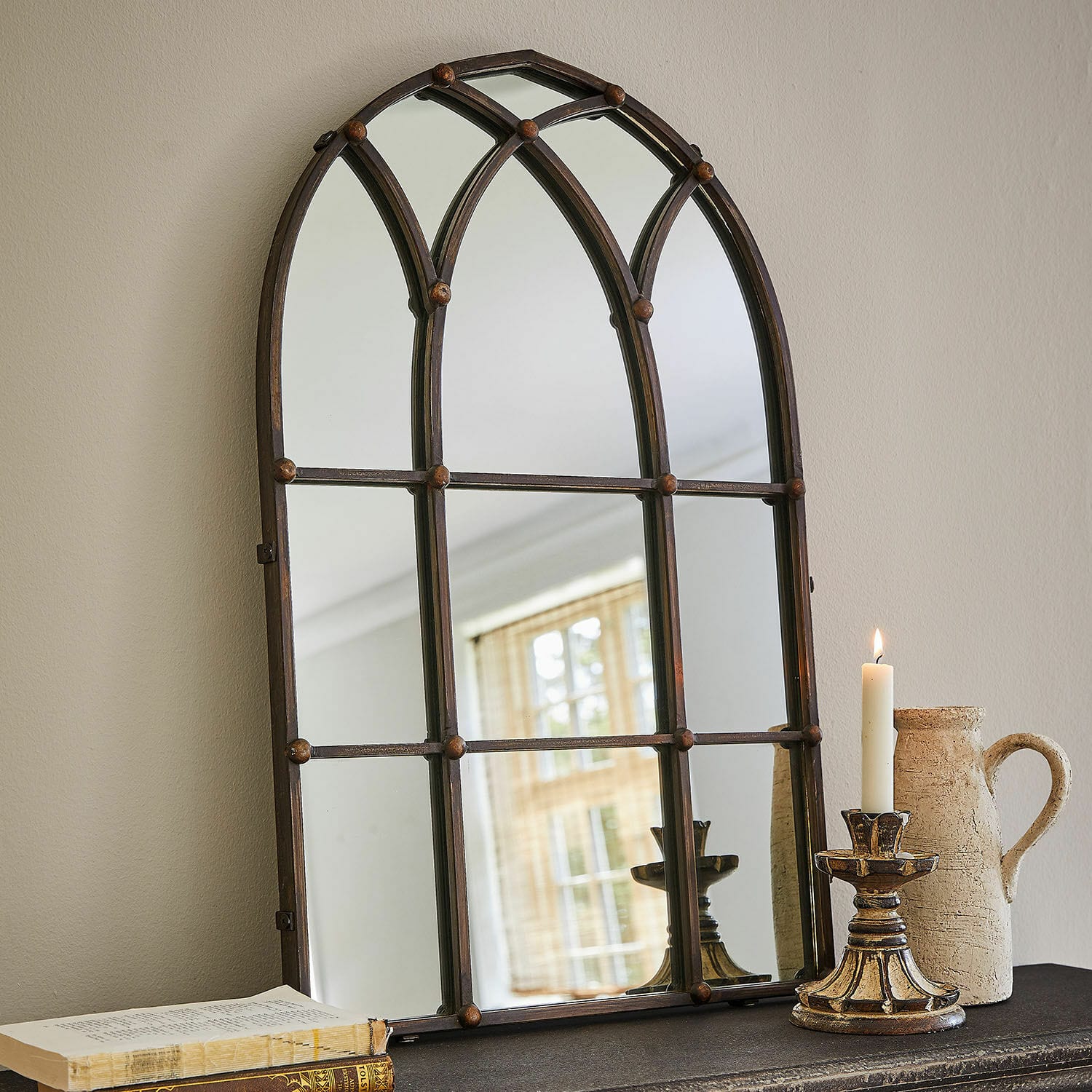 Miroir décoratif avec cadre en métal rouillé, style vintage, idéal pour salon ou entrée