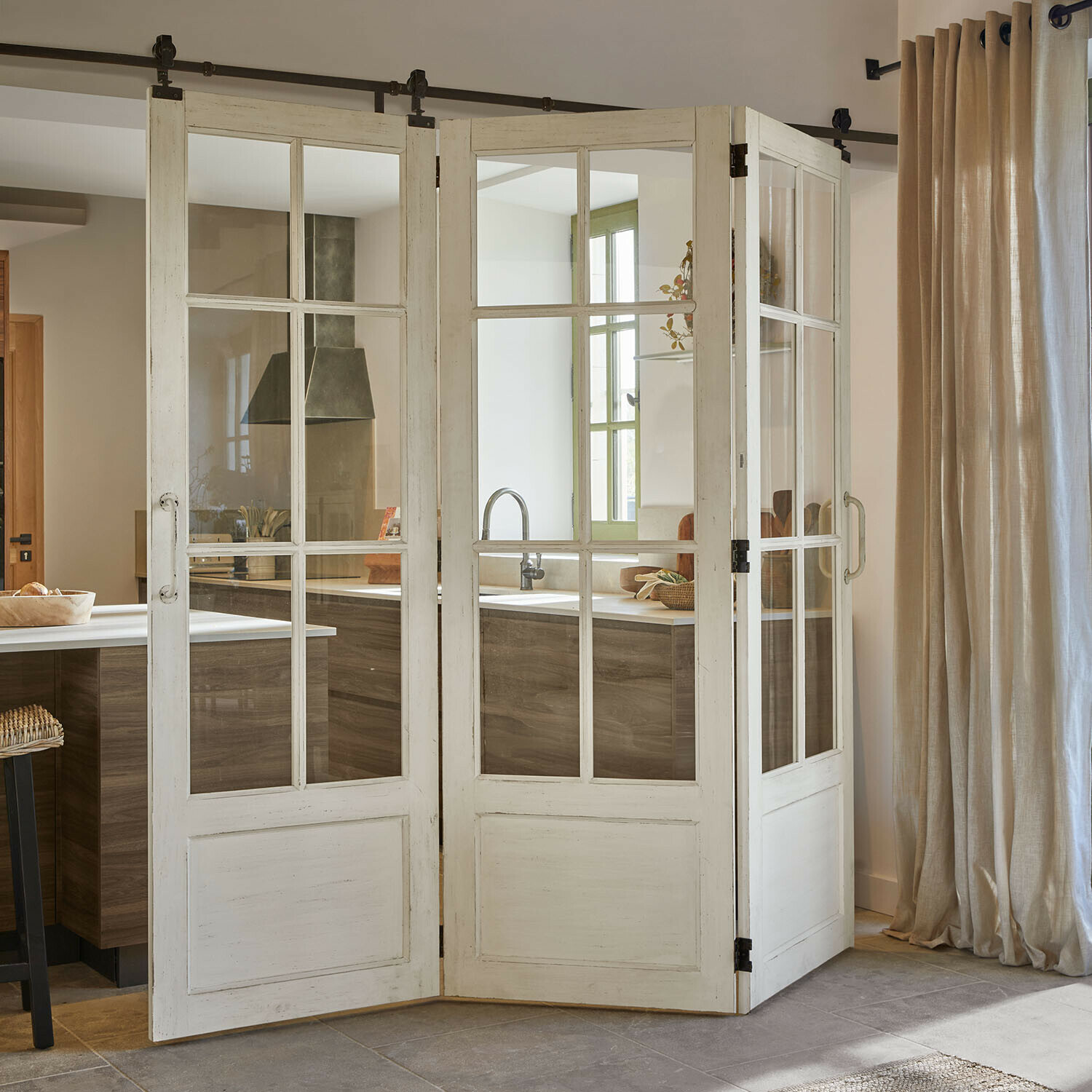 Porte coulissante pliante Salivonne Paravent en bois blanc avec vitres style vintage pour séparer la cuisine, décoratif et fonctionnel