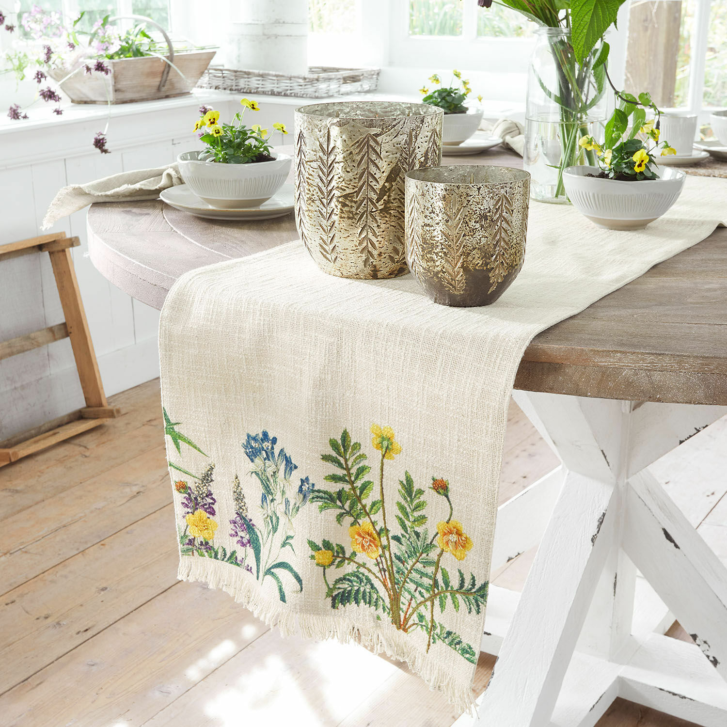 Chemin de table Yolevir Chemin de table en lin avec motif floral coloré, décoration rustique pour salle à manger
