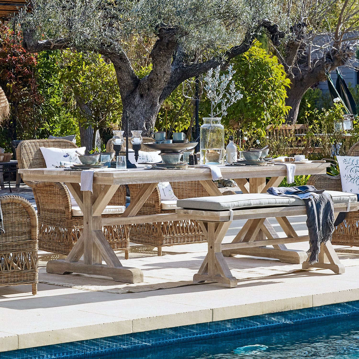 Table FSC®-100% Graslin