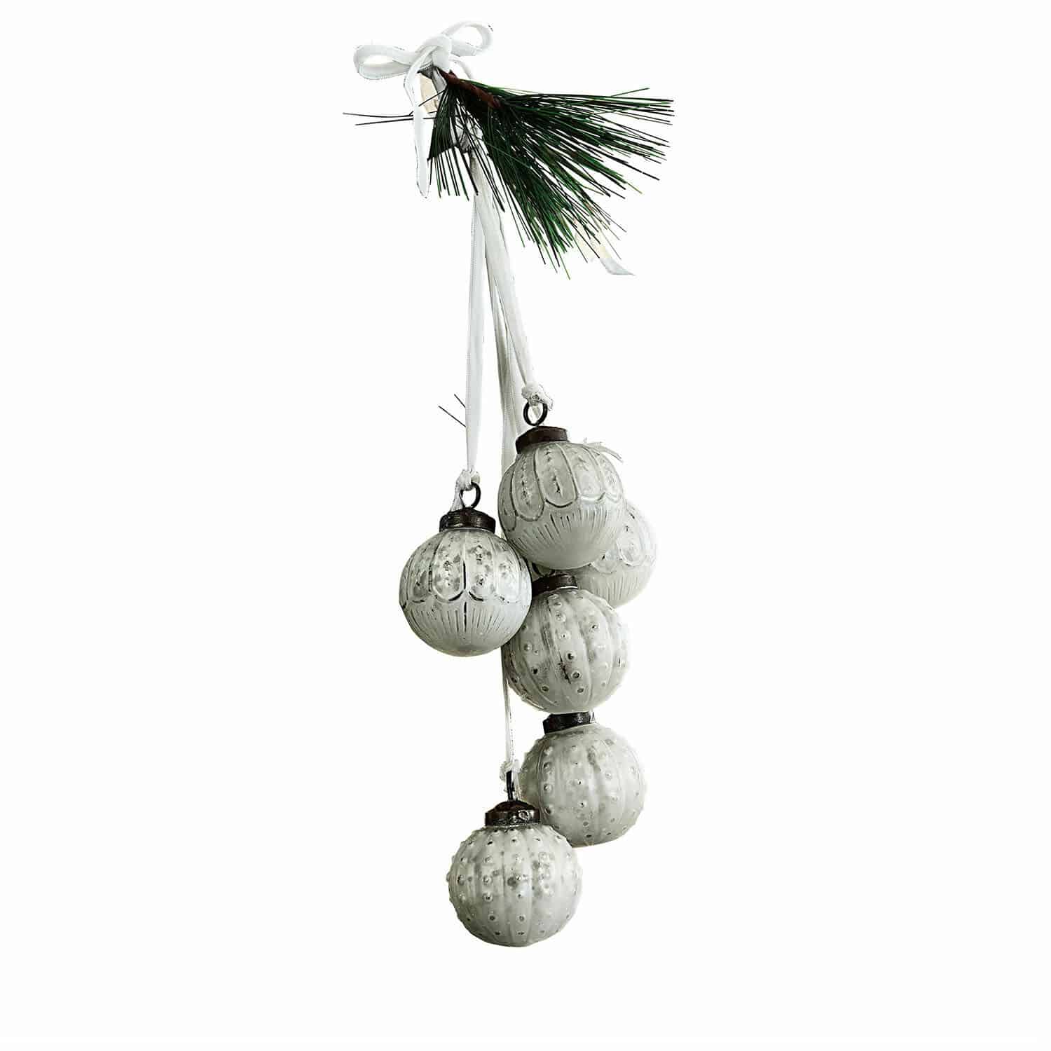 Lot de 6 décorations de Noël Tara Ensemble de boules de Noël blanches en verre avec branches vertes et ruban pour suspension