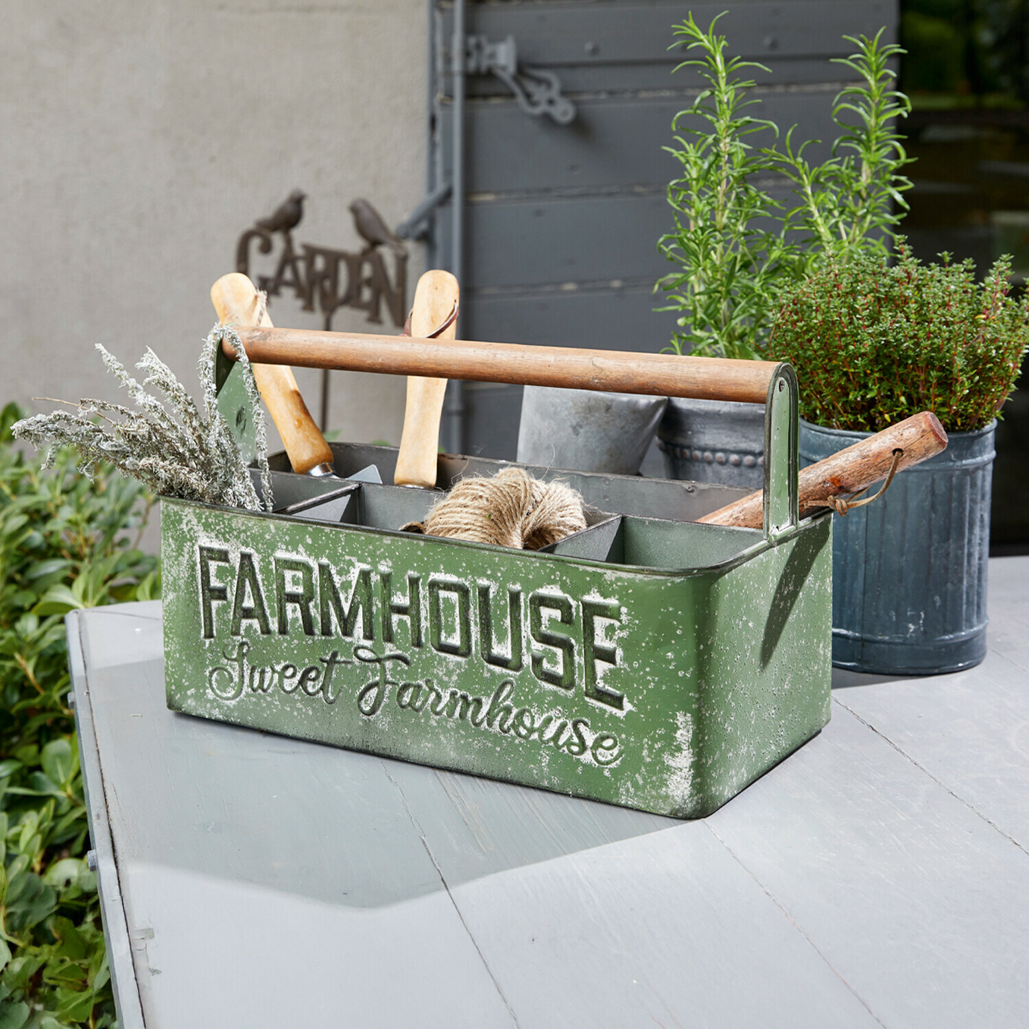 Caisse de rangement Farmhouse Boîte à outils de jardin en métal vert avec poignée en bois et inscription Farmhouse