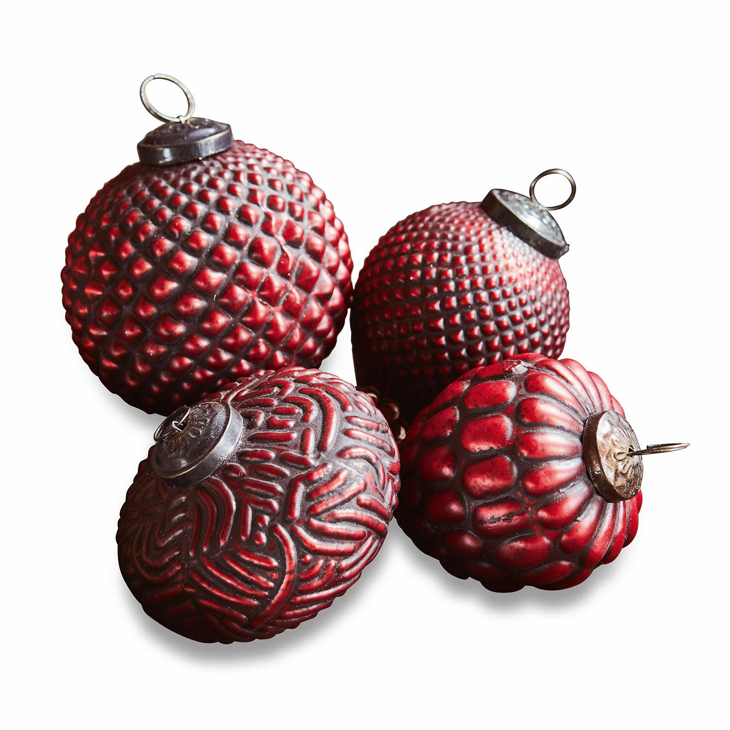 Ensemble de 4 décorations de Noël rouges texturées en métal et verre pour sapin