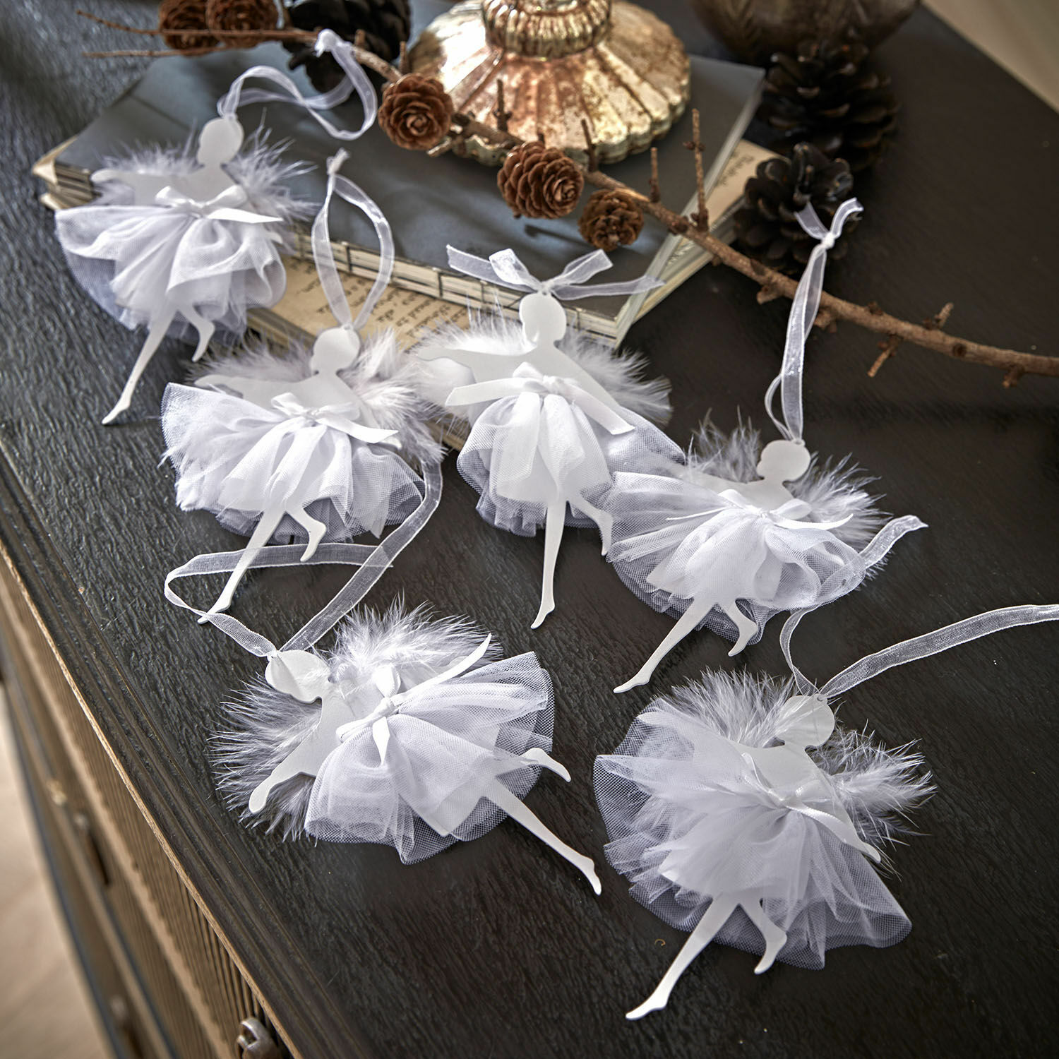 Lot de 6 pendentifs à suspendre Ursule Ensemble de décorations ballerines blanches en tulle avec plumes pour ornements de Noël