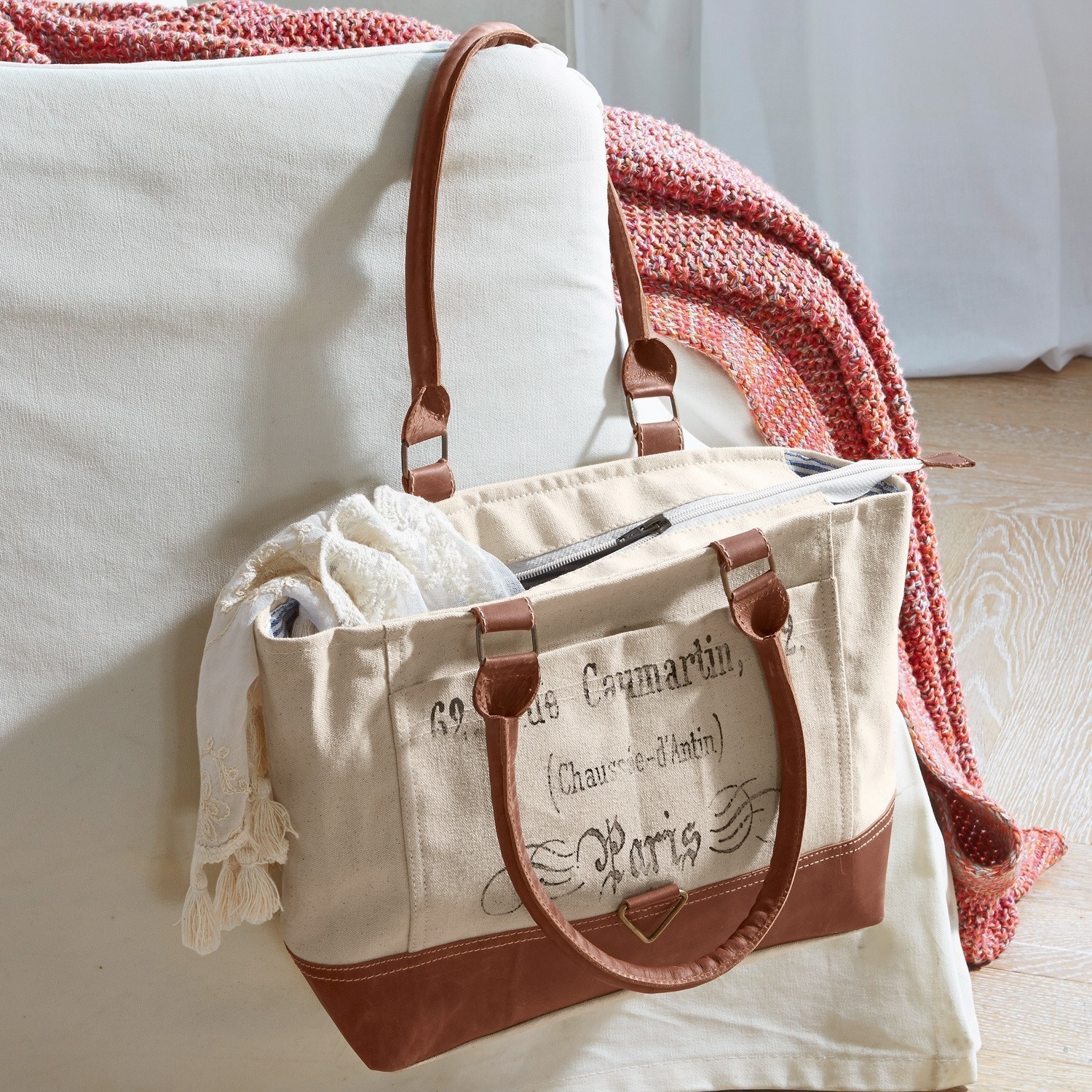 Sac Linna Sac beige en tissu avec cuir marron et impression Paris, sac à main pratique pour un usage quotidien