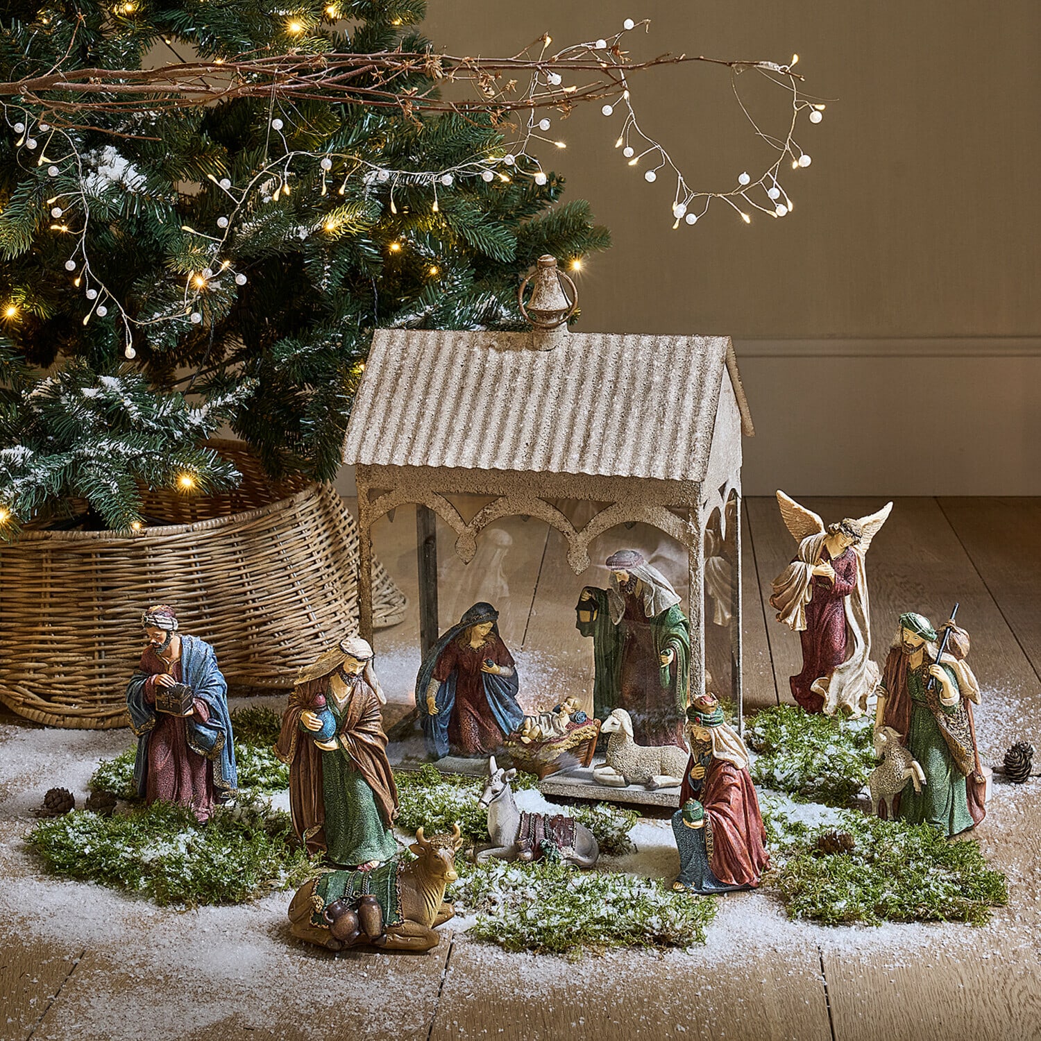 Lot de 11 figurines de crèche Christi Lot de 11 figurines de crèche Christi