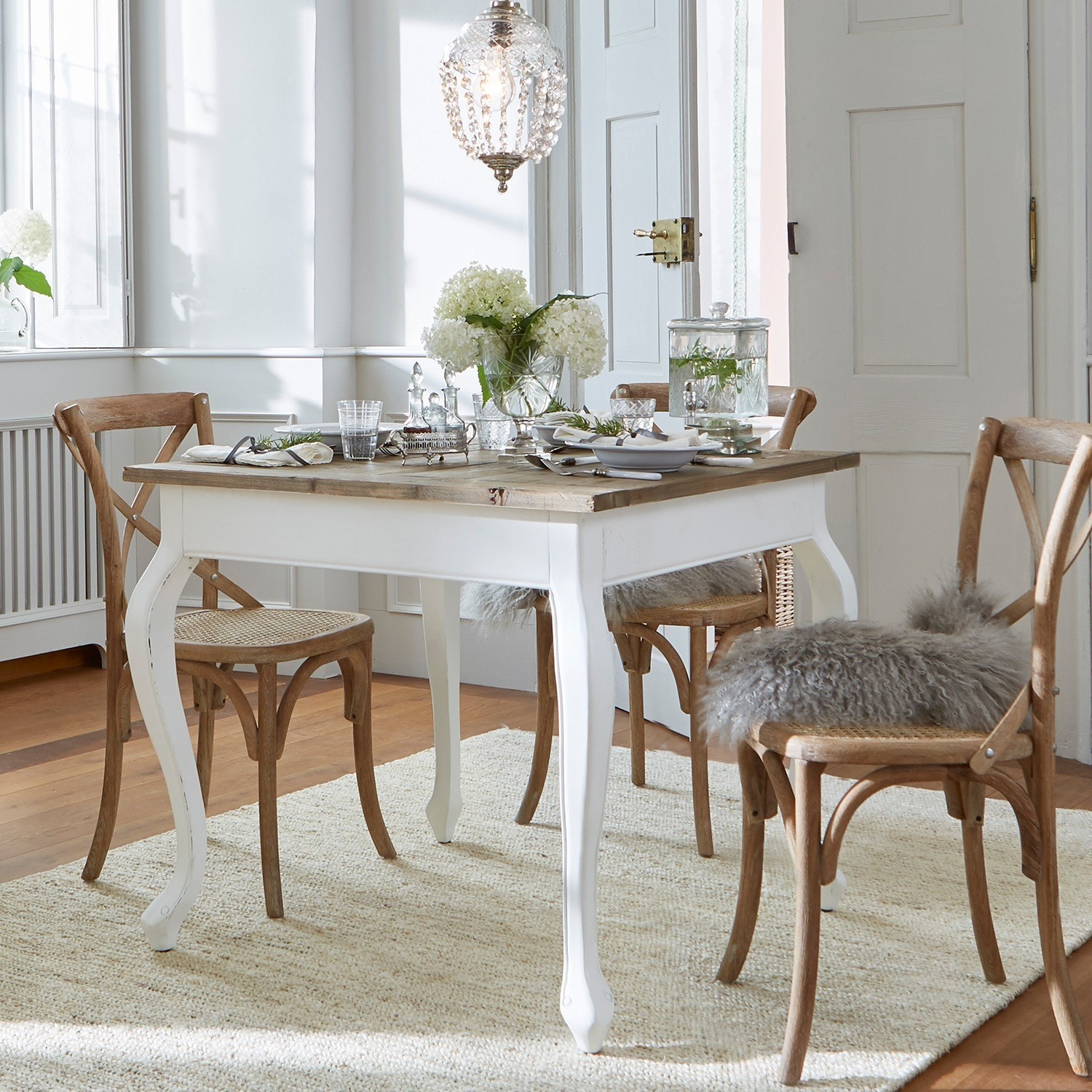 Table Colonia