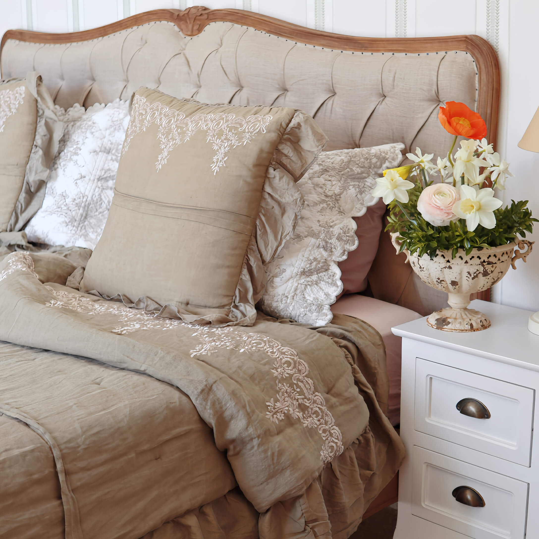 Petit d jeuner Au Lit Dans Le Style Vintage Cottage LOBERON Petit d jeuner Au Lit Dans Le Style Vintage Cottage LOBERON