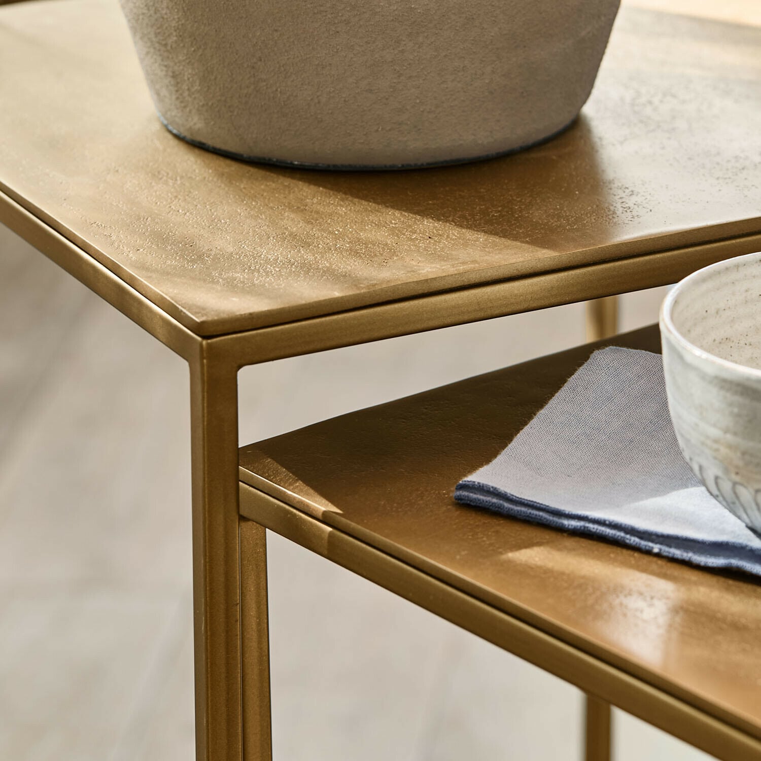 Lot de 2 tables d'appoint Olvenzo