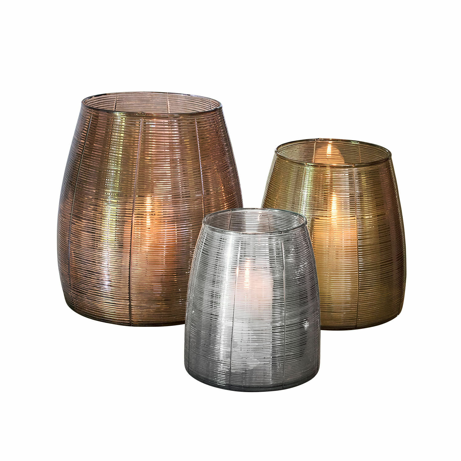 Lot de 3 photophores Uvenar Ensemble de trois lanternes en verre aux teintes bronze, or et argent pour décoration intérieure