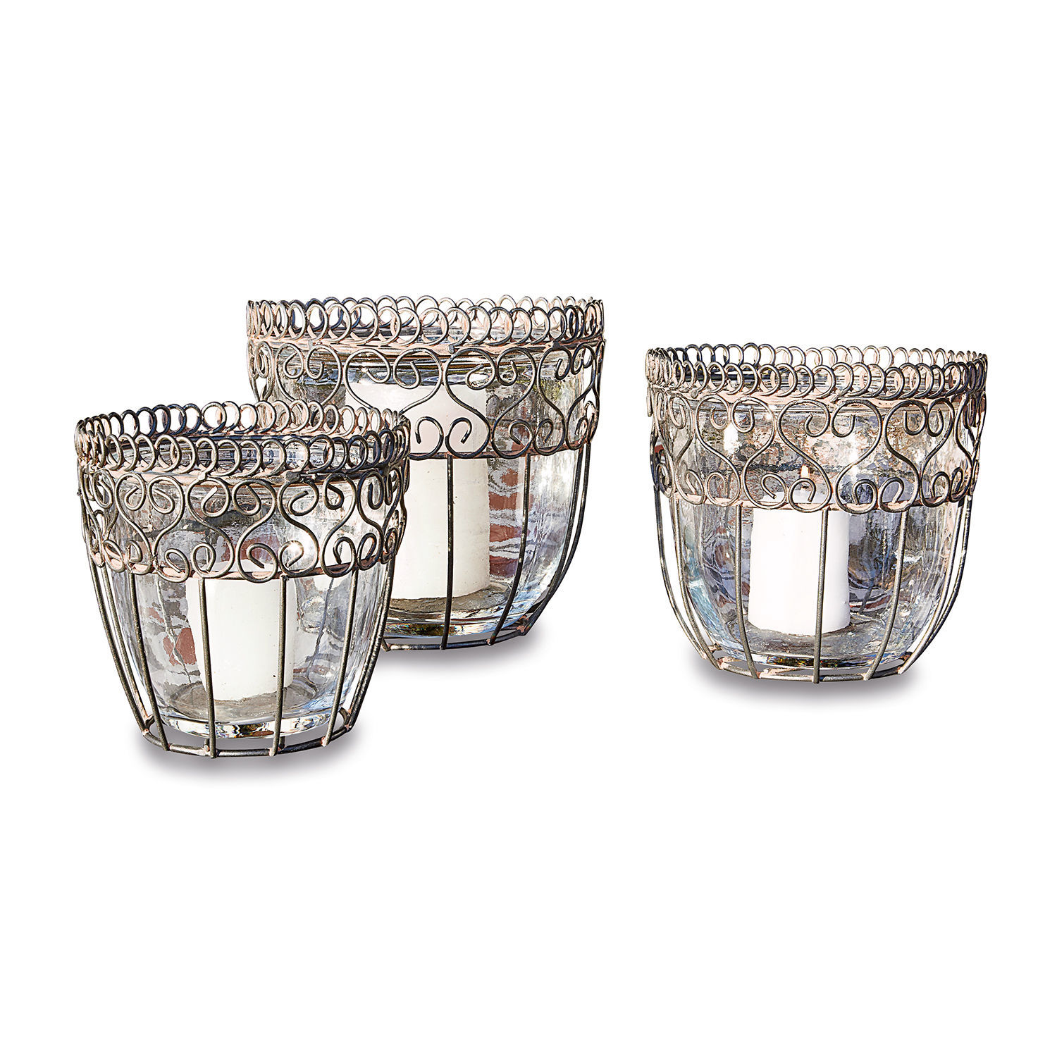 Lot de 3 photophores Soufia Ensemble de trois photophores en verre avec cadre métallique argenté orné pour décoration intérieure