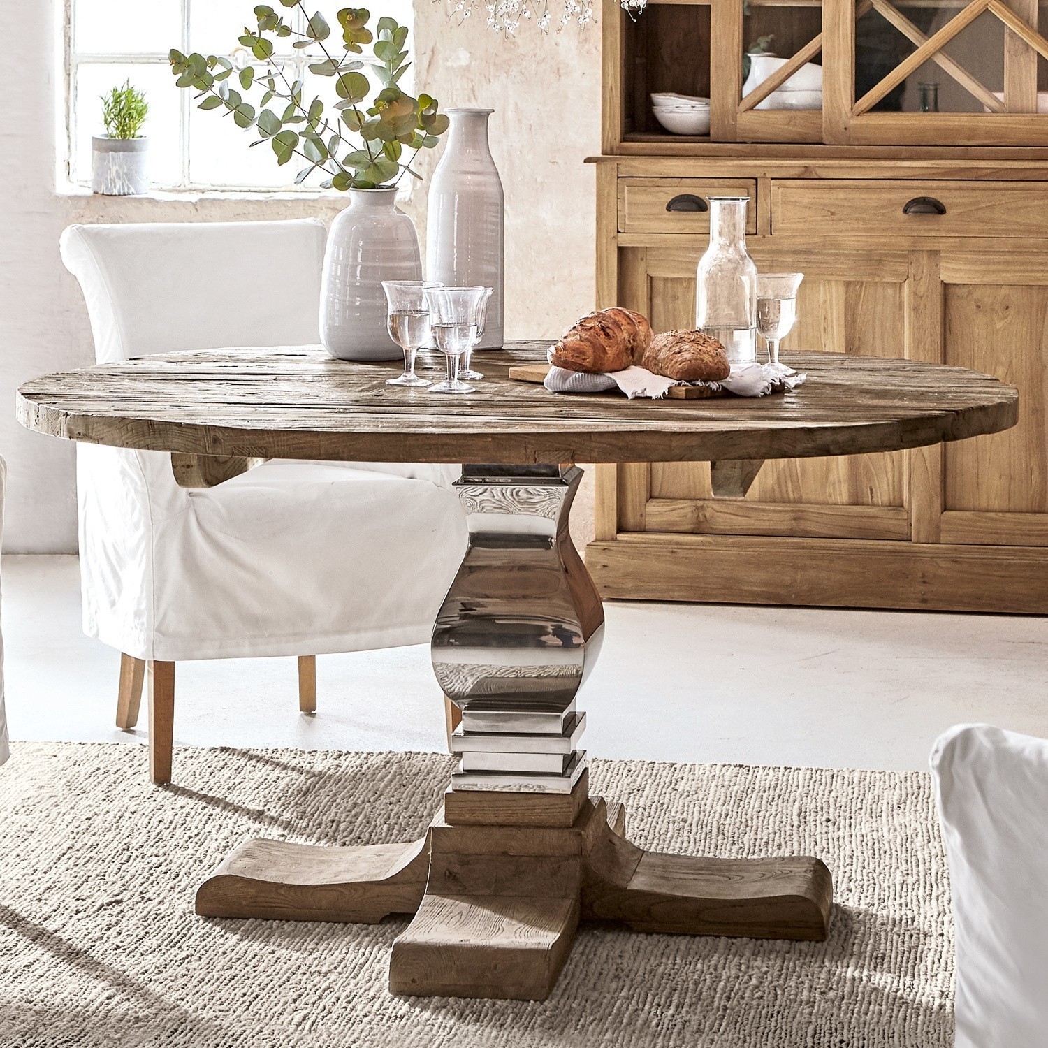 Table Vermilion Table ronde avec plateau en bois et pied en métal couleur naturelle pour salle à manger