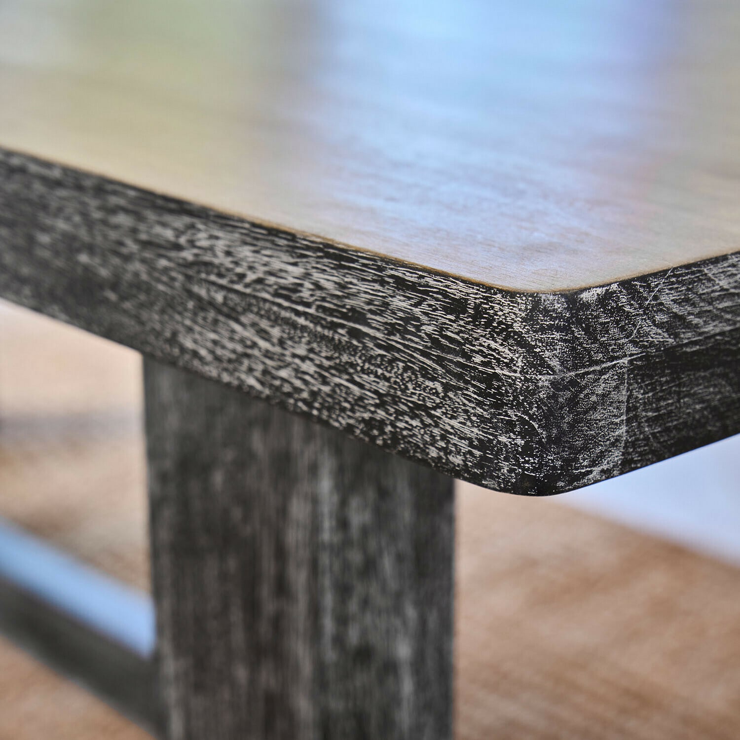 Table Oaklynne