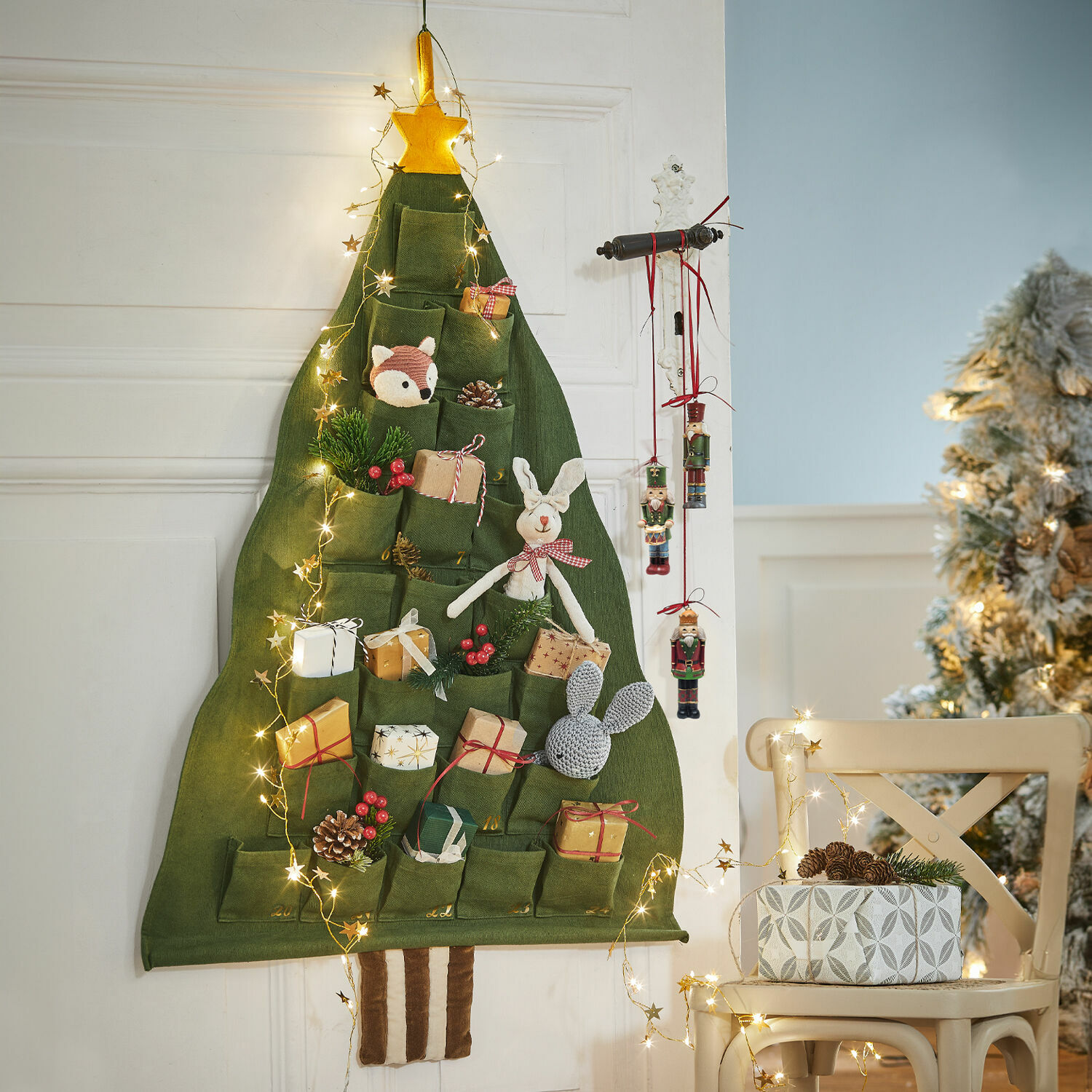 Calendrier de l’Avent Talira Calendrier de l'Avent en tissu vert en forme de sapin avec poches et décorations de Noël