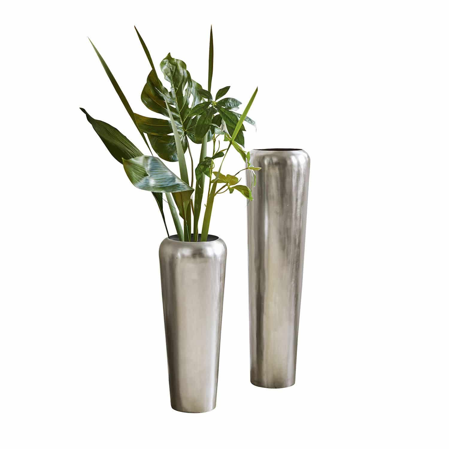 Lot de 2 grands vases Carolan Deux grands vases décoratifs en métal argenté avec feuilles vertes pour intérieur moderne