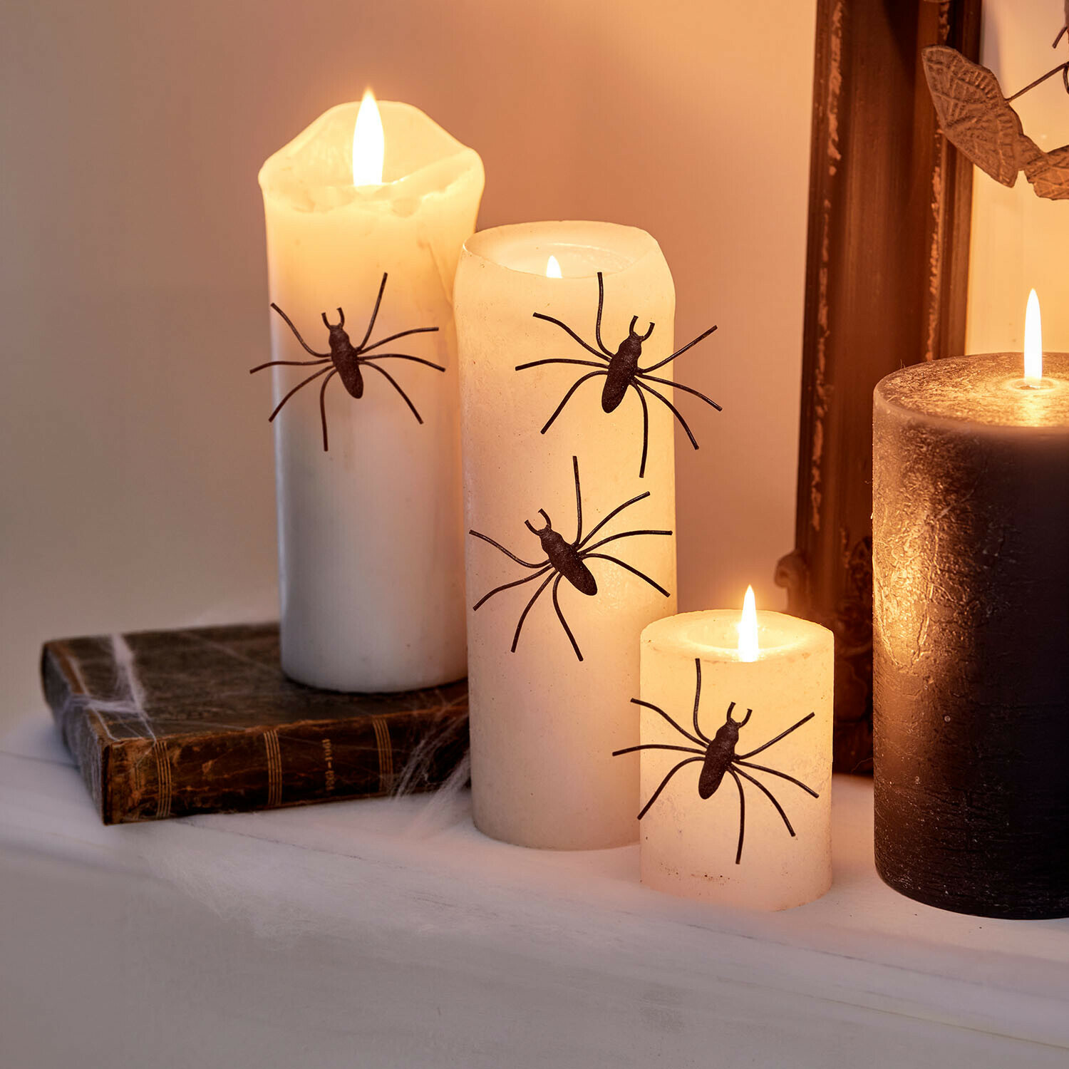 Lot de 4 pin’s décoratifs Gwynetha