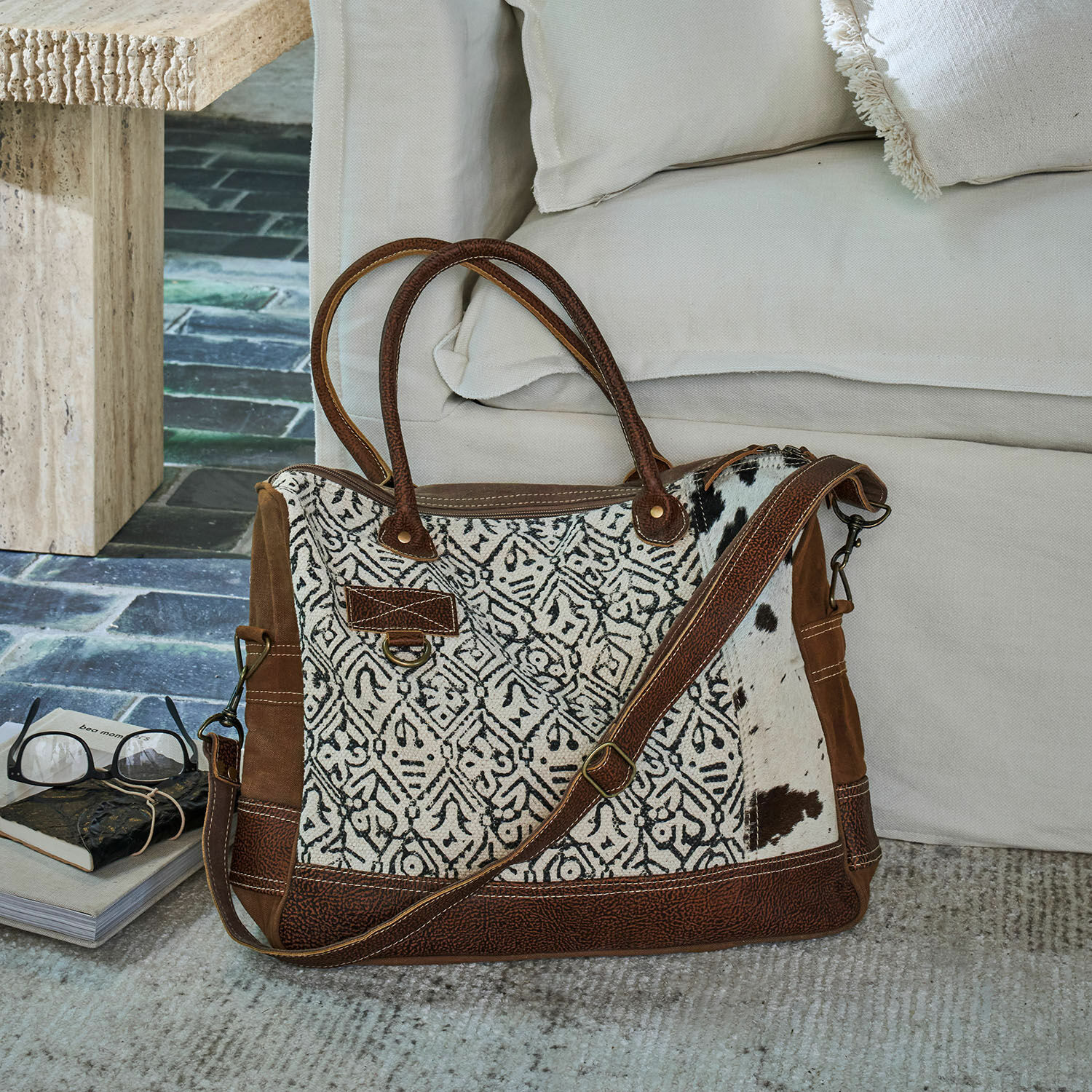 Sac Elma Sac de voyage en cuir marron et tissu à motifs noirs et blancs, sac week-end élégant et pratique