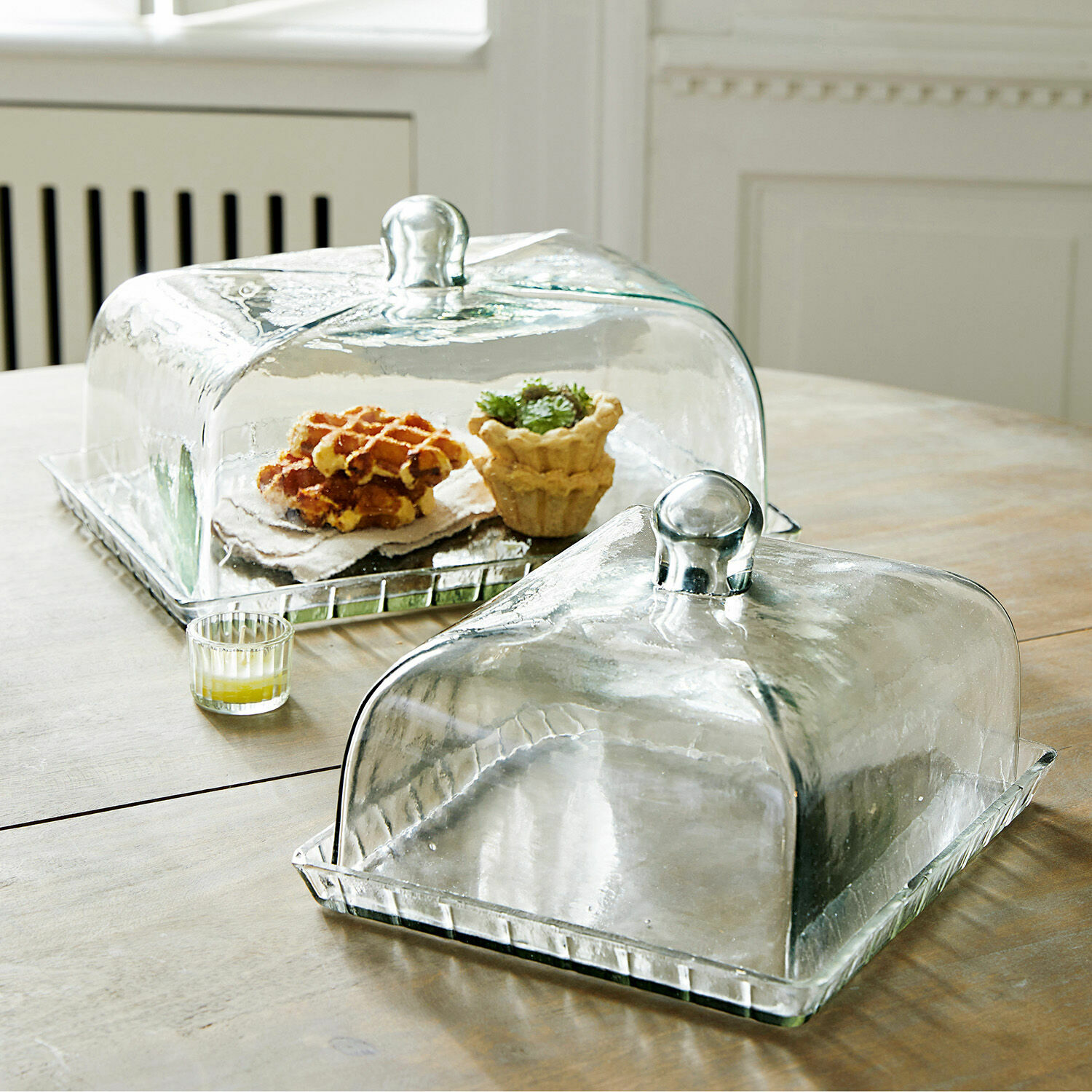 Cloche en verre avec plateau Termes