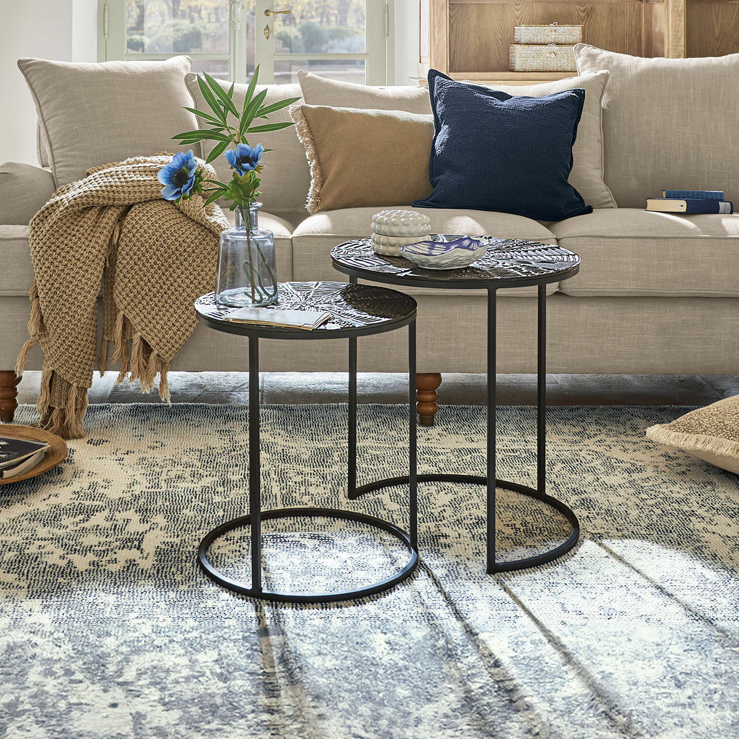 Lot de 2 tables d'appoint Petrosini