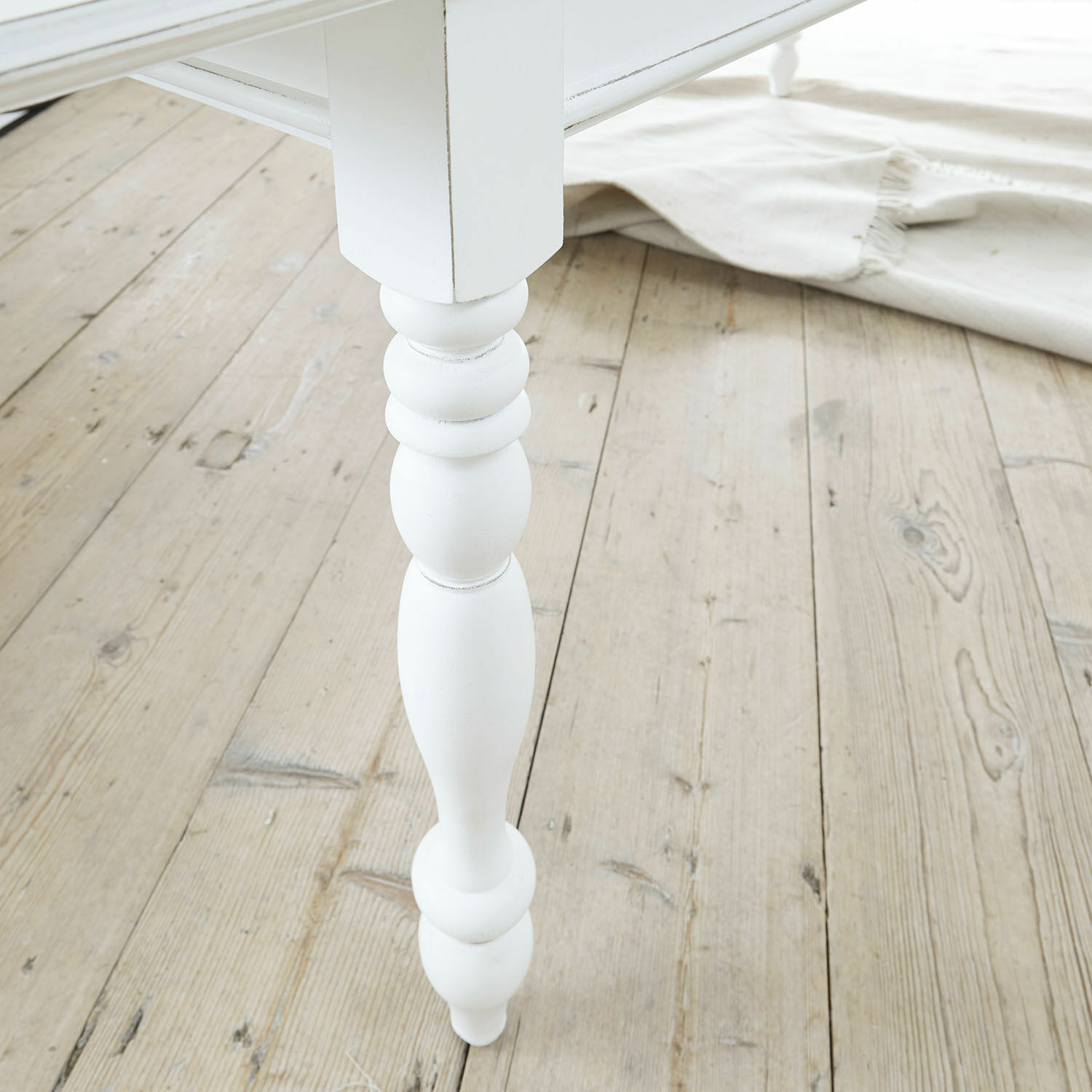 Table Thurleigh