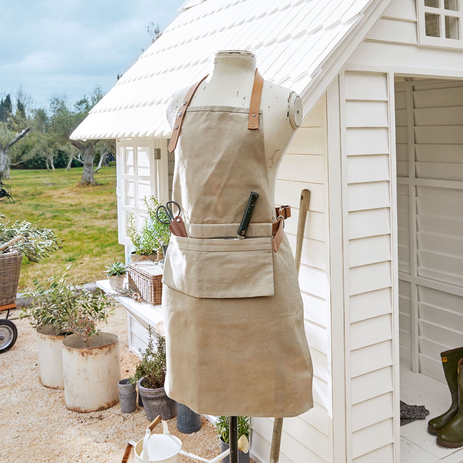 Tablier Garda Tablier de jardin beige en coton avec lanières en cuir et poche pour outils de jardinage