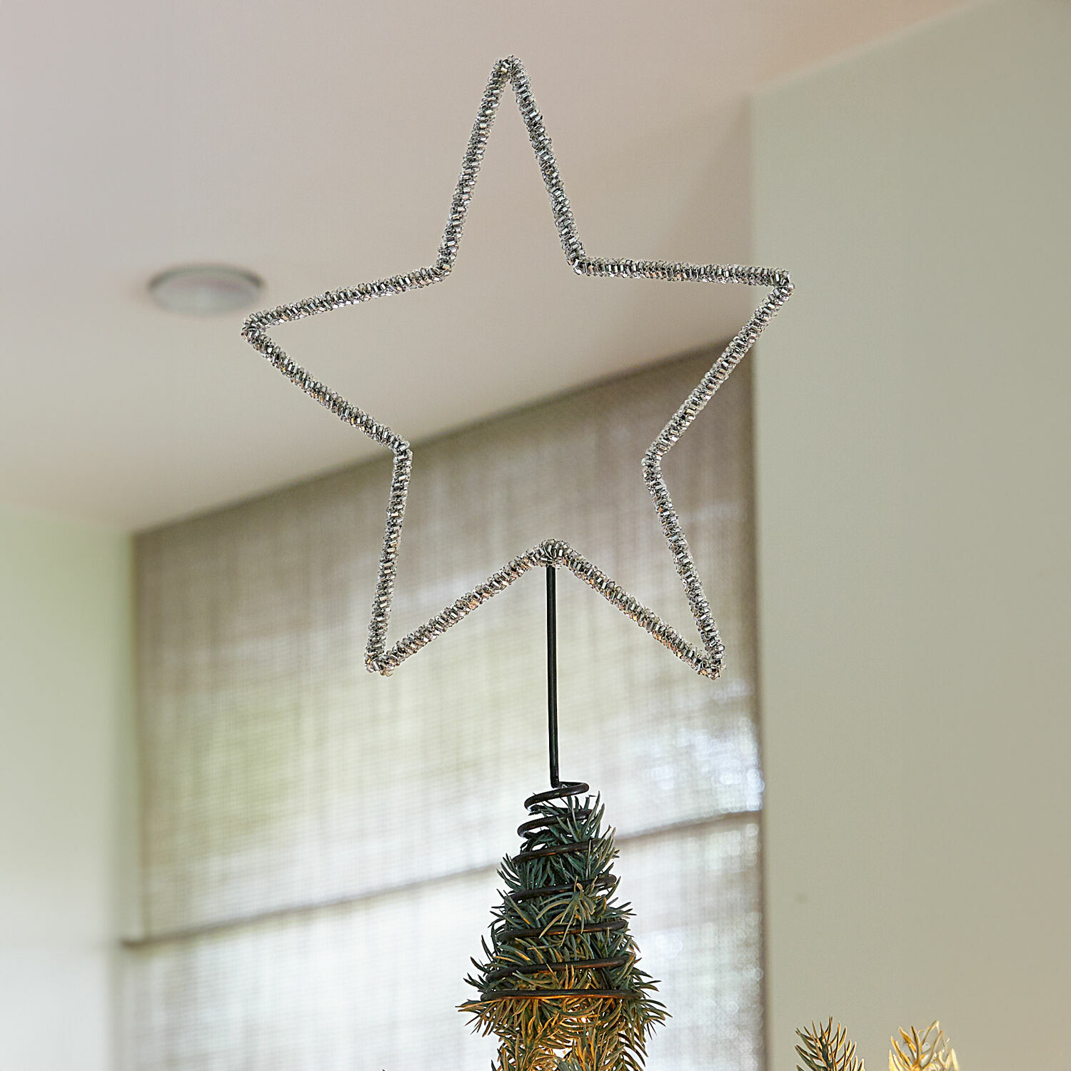 Pointe de sapin Nobiletto Étoile en métal argenté pour sommet de sapin, décoration de Noël intérieure élégante