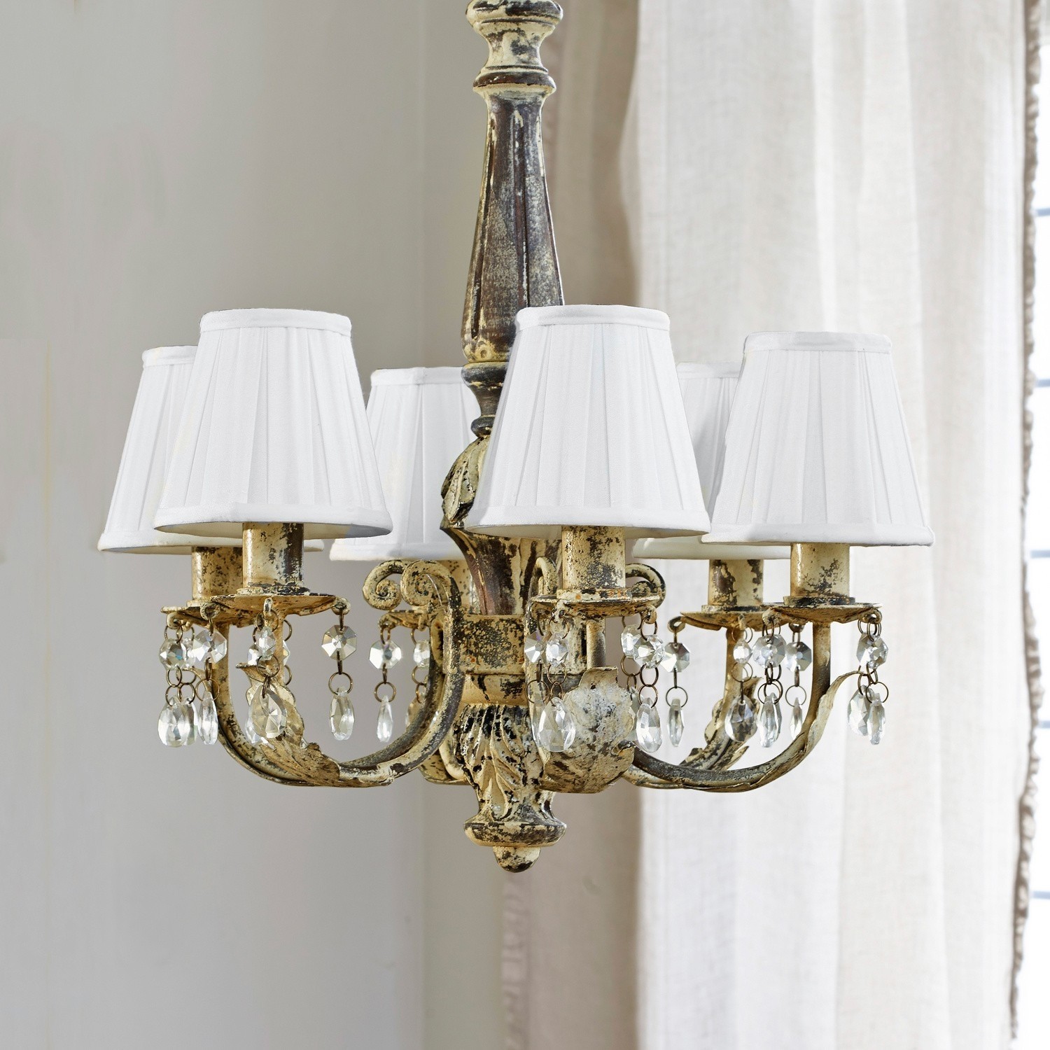 Lustre Poubeau